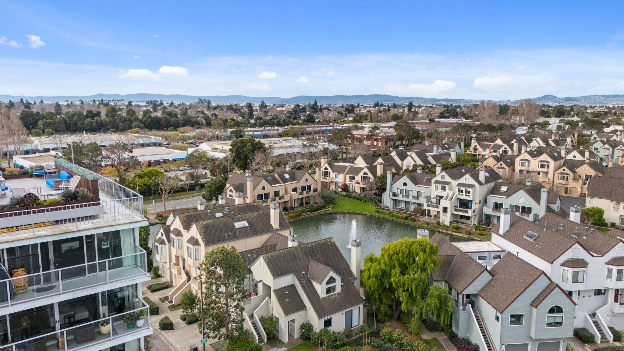 Detail Gallery Image 30 of 32 For 3009 Triumph Dr, Alameda,  CA 94501 - 2 Beds | 2 Baths