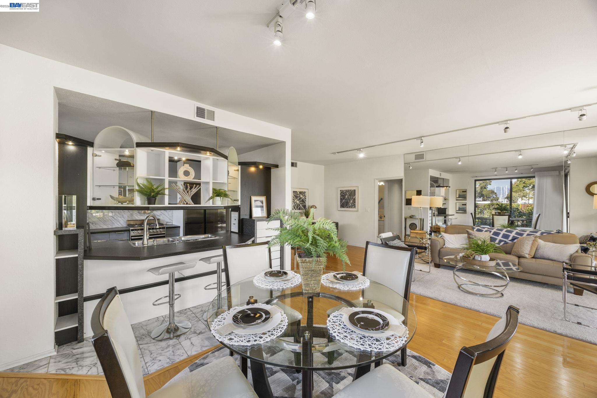 Photo #9: 41123267 Listing: Photo #9