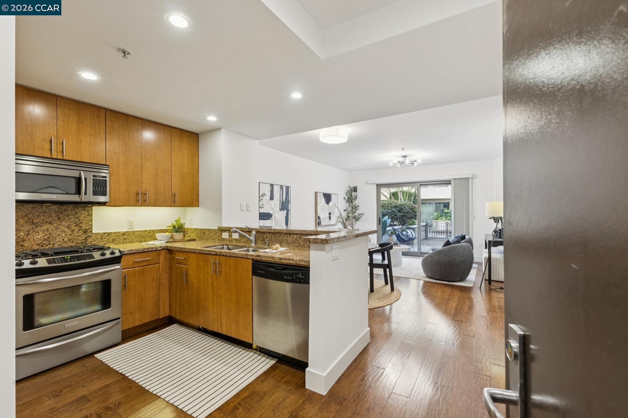 Photo #2: 41123269 Listing: Photo #2