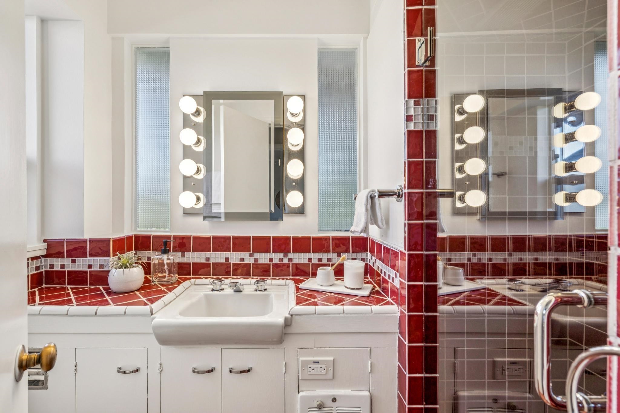 Detail Gallery Image 24 of 49 For 5460 Carlton St, Oakland,  CA 94618 - 3 Beds | 2/1 Baths