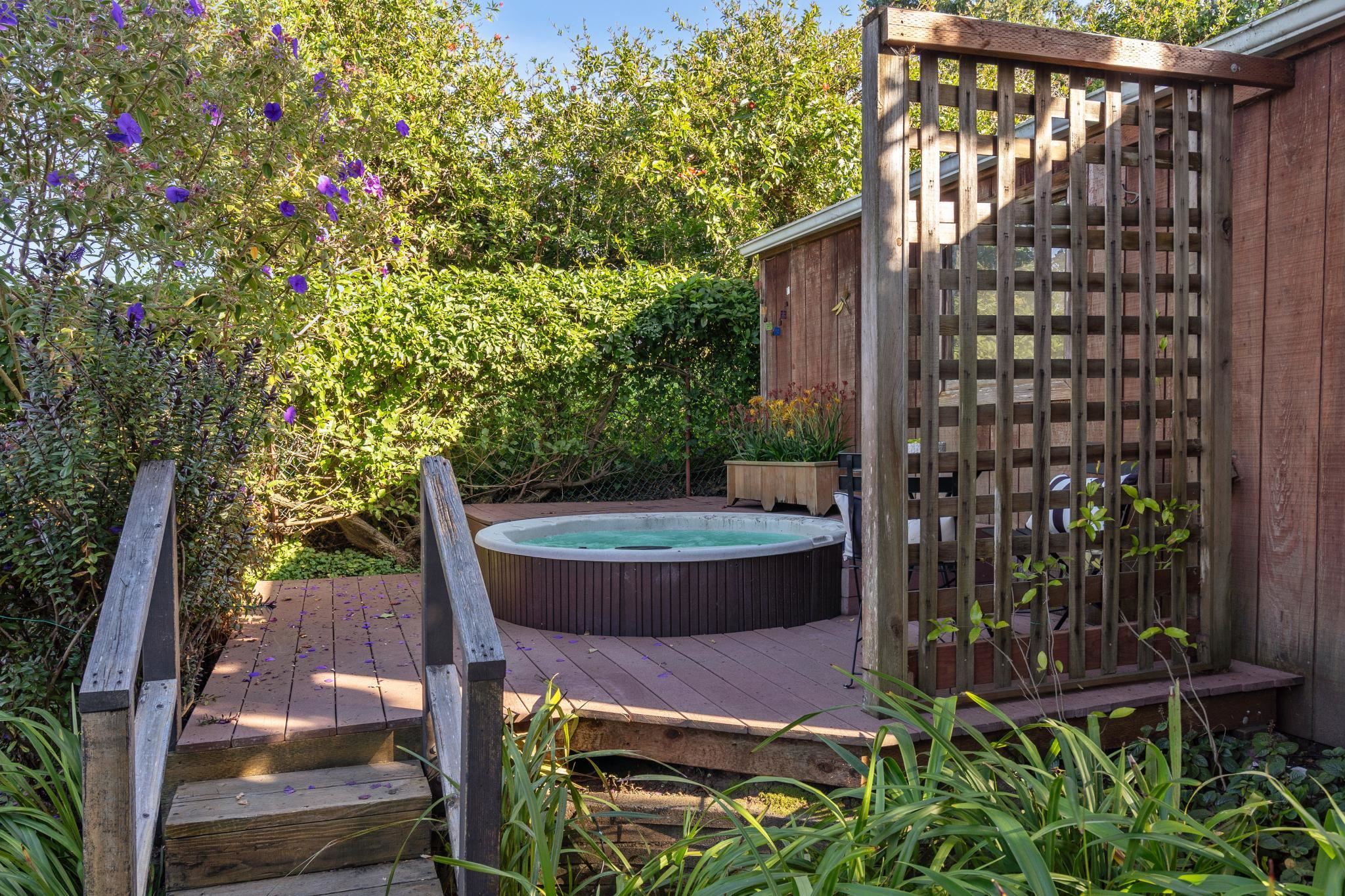 Detail Gallery Image 39 of 49 For 5460 Carlton St, Oakland,  CA 94618 - 3 Beds | 2/1 Baths