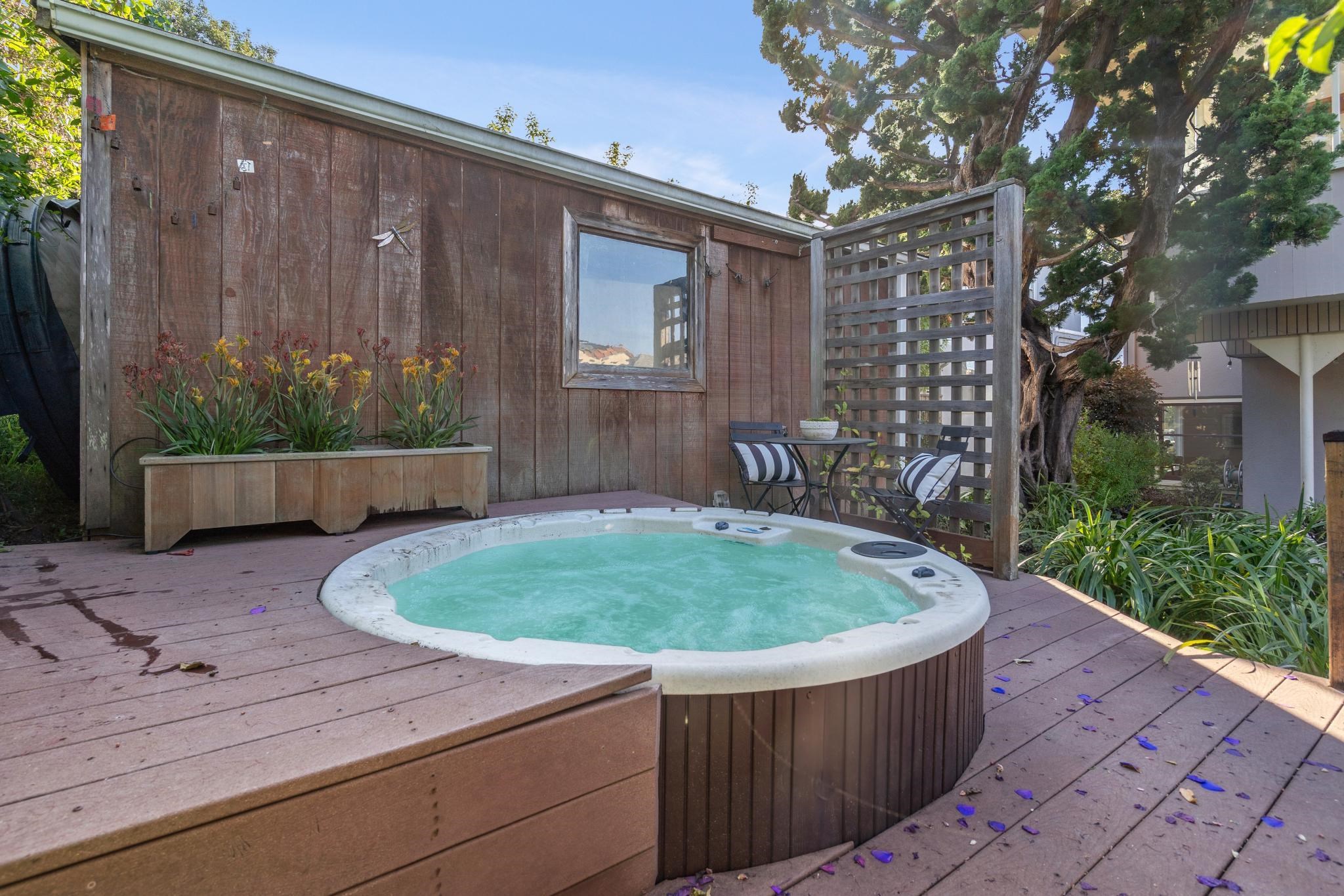 Detail Gallery Image 40 of 49 For 5460 Carlton St, Oakland,  CA 94618 - 3 Beds | 2/1 Baths