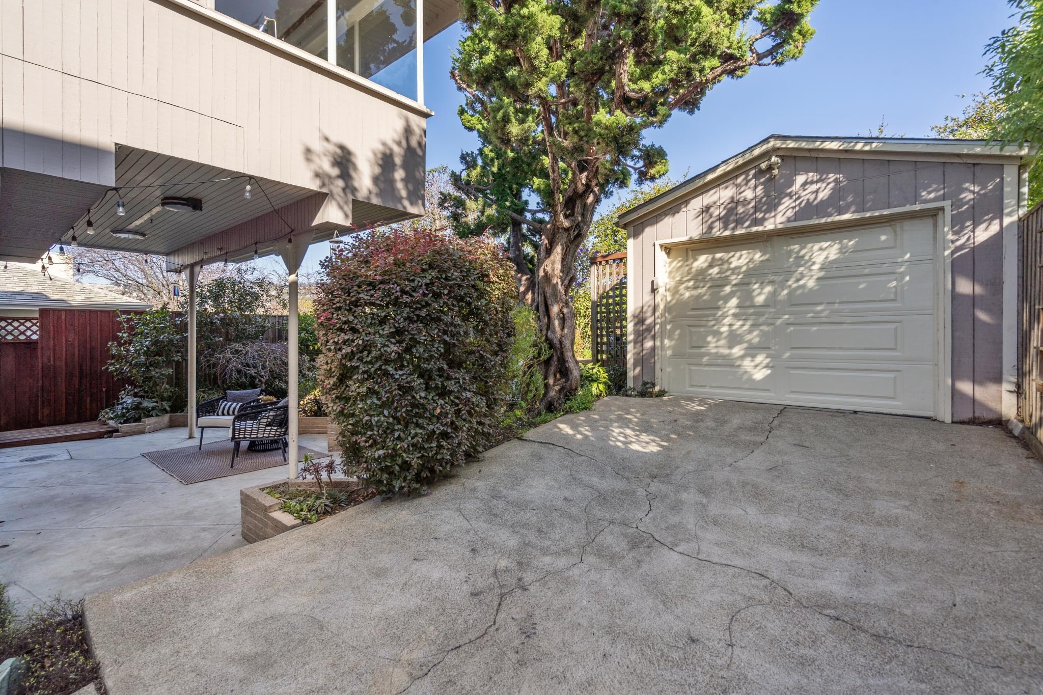 Detail Gallery Image 43 of 49 For 5460 Carlton St, Oakland,  CA 94618 - 3 Beds | 2/1 Baths