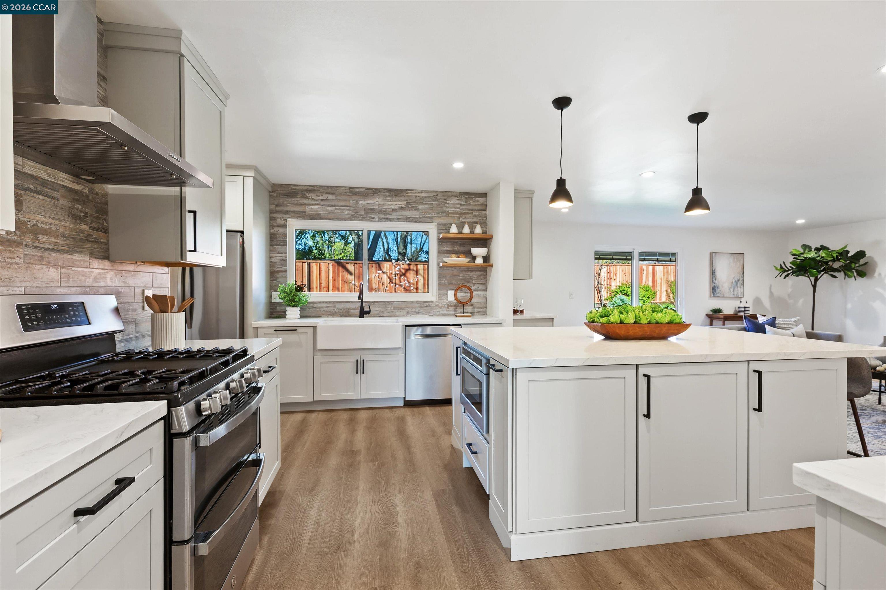 Detail Gallery Image 2 of 31 For 1806 Donna Dr, Pleasant Hill,  CA 94523 - 3 Beds | 2 Baths