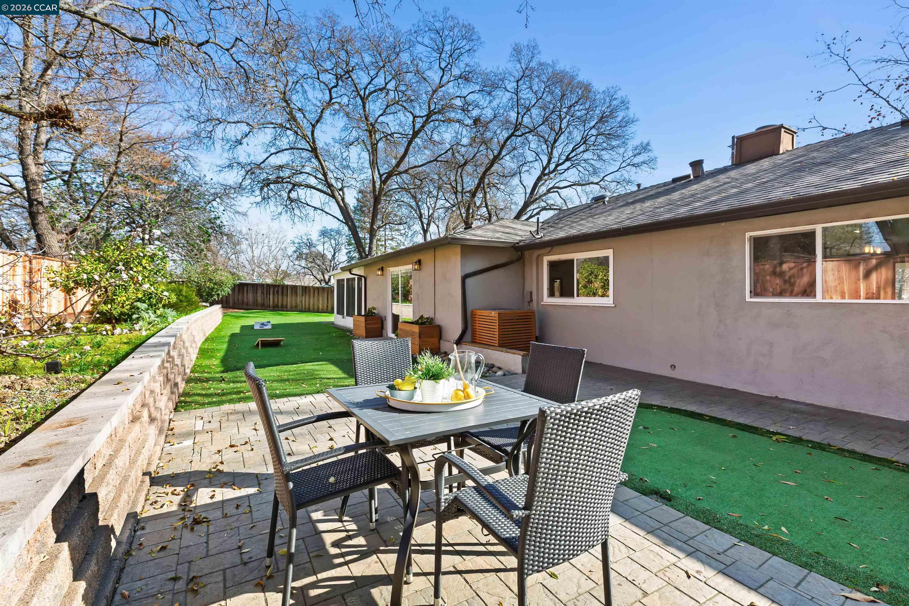 Detail Gallery Image 27 of 31 For 1806 Donna Dr, Pleasant Hill,  CA 94523 - 3 Beds | 2 Baths