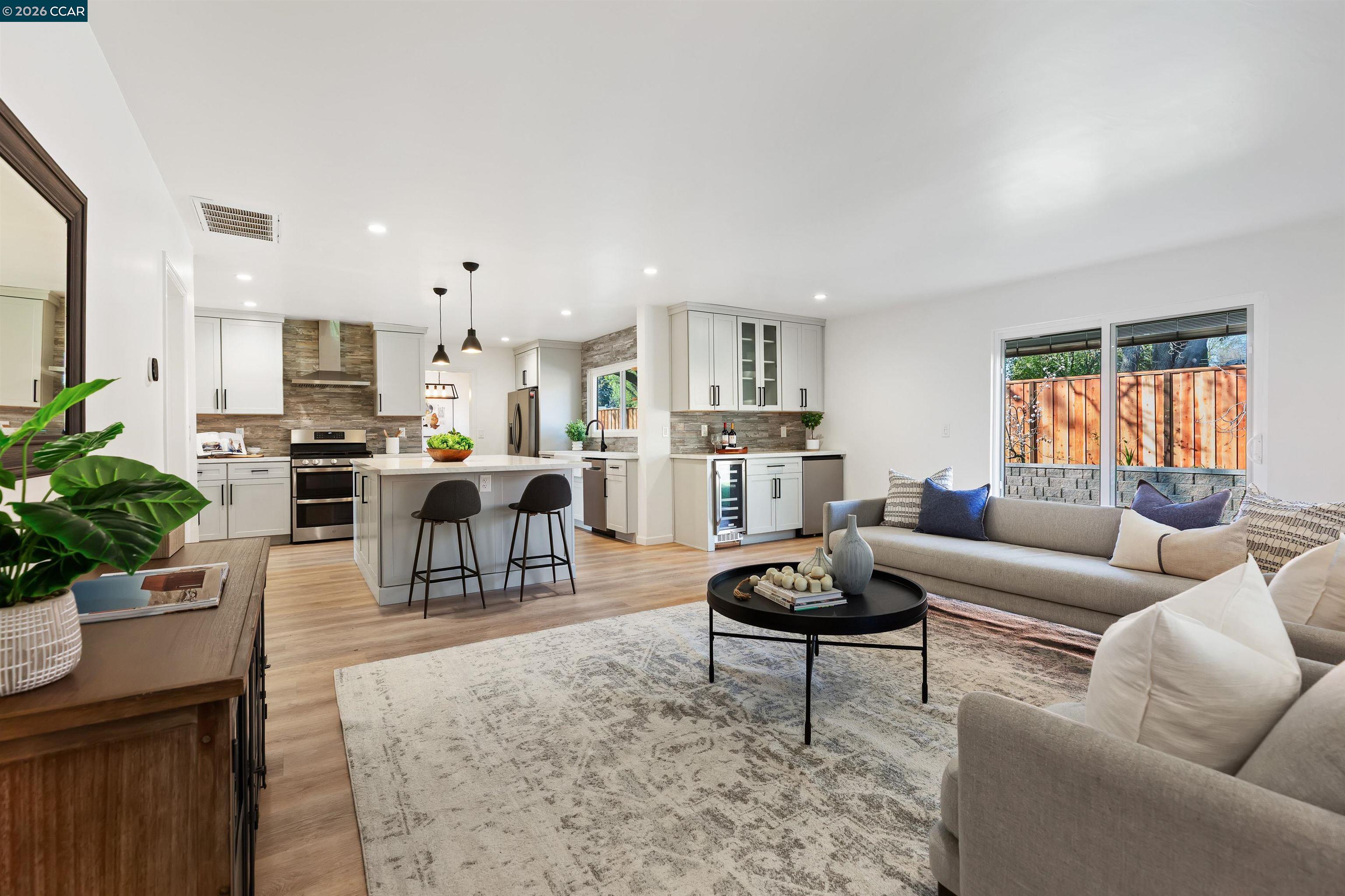 Detail Gallery Image 6 of 31 For 1806 Donna Dr, Pleasant Hill,  CA 94523 - 3 Beds | 2 Baths