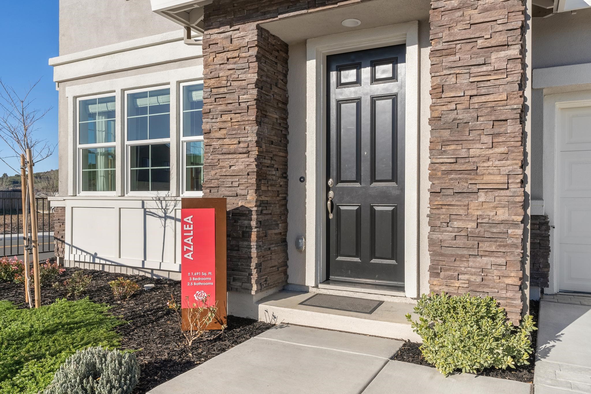 Detail Gallery Image 2 of 20 For 1492 Monument Ln, Fairfield,  CA 94533 - 3 Beds | 2/1 Baths