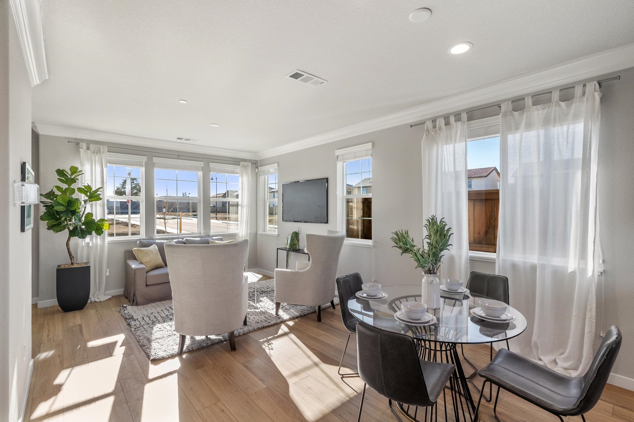 Detail Gallery Image 5 of 20 For 1492 Monument Ln, Fairfield,  CA 94533 - 3 Beds | 2/1 Baths