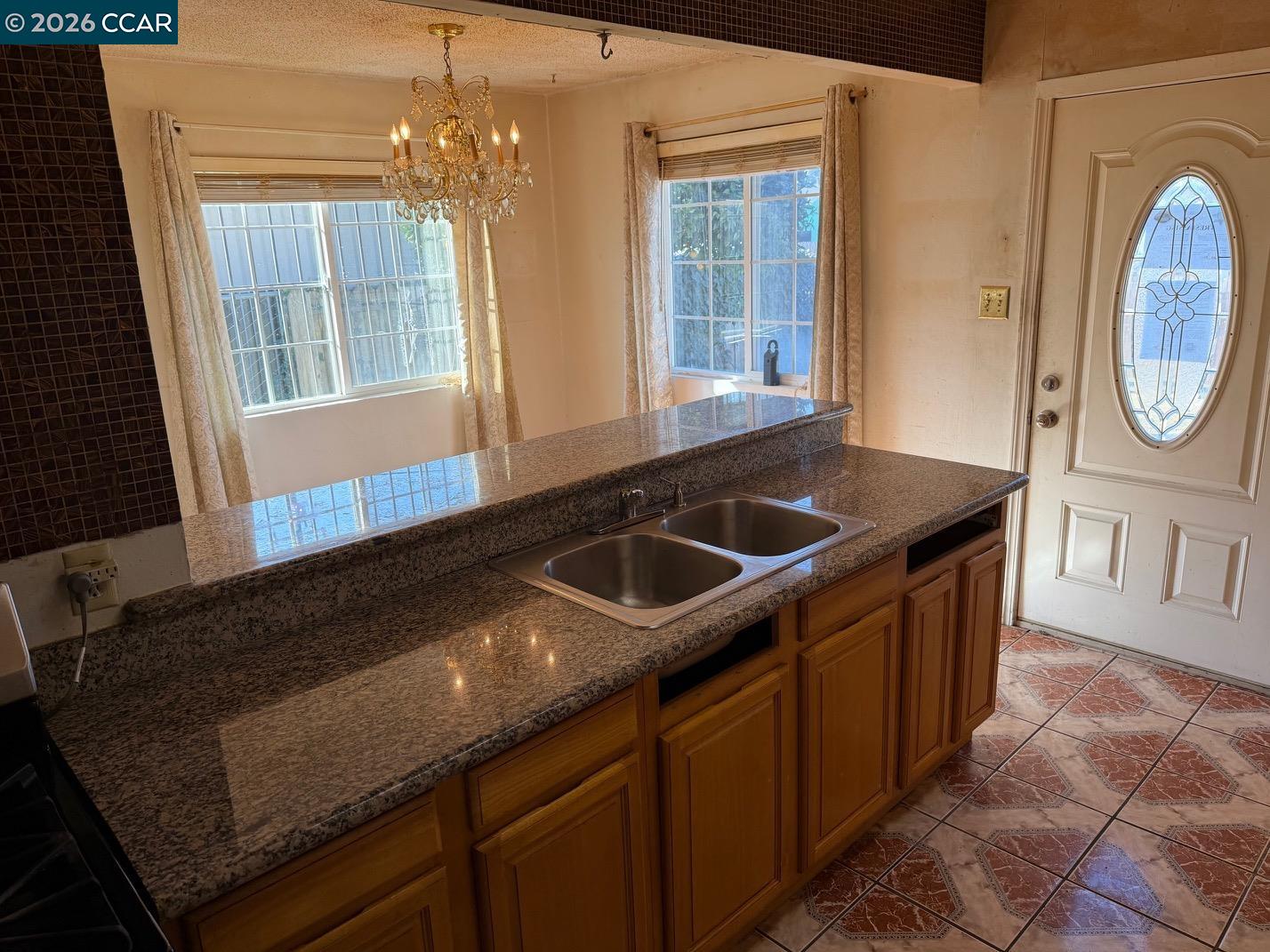 Detail Gallery Image 4 of 22 For 1824 2nd St, Richmond,  CA 94801 - 4 Beds | 2 Baths