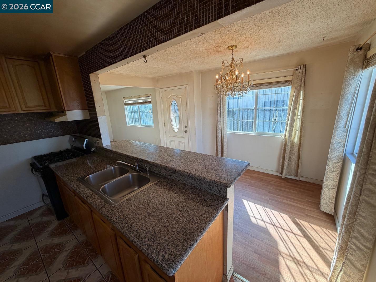 Detail Gallery Image 9 of 22 For 1824 2nd St, Richmond,  CA 94801 - 4 Beds | 2 Baths