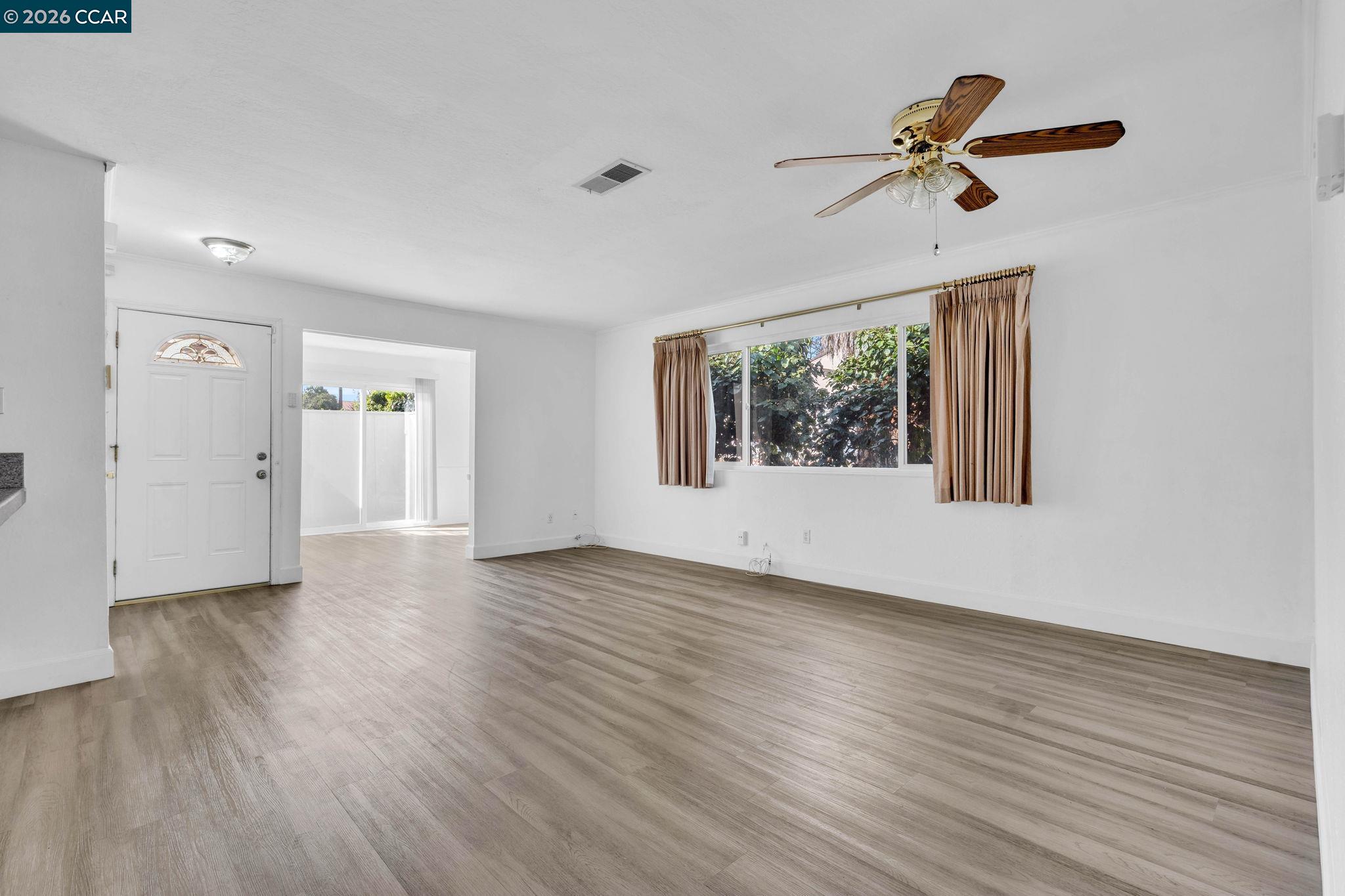 Photo #5: 41123286 Listing: Photo #5