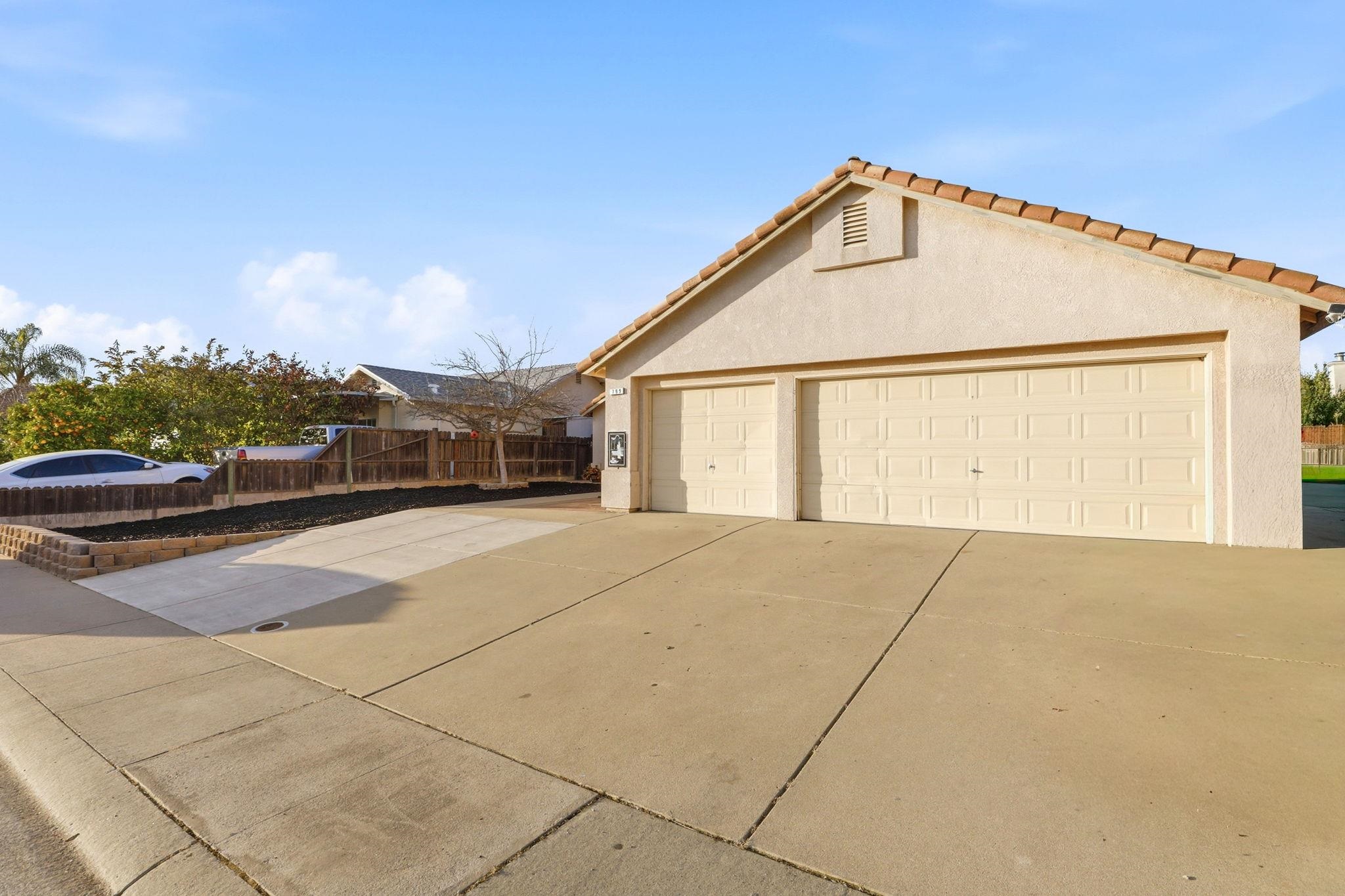 Detail Gallery Image 2 of 36 For 799 Morgans Ranch Cir, Galt,  CA 95632 - 3 Beds | 2 Baths