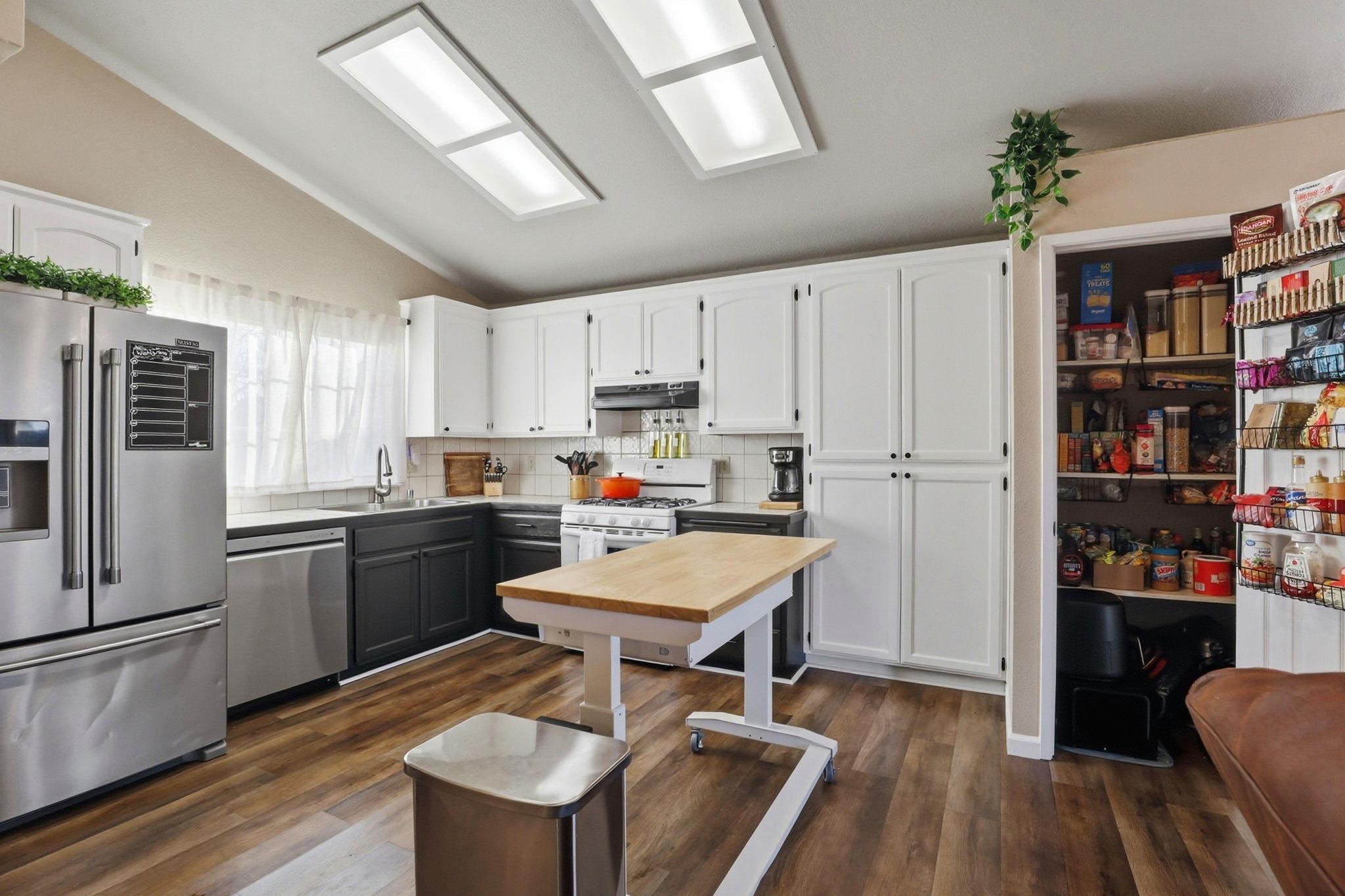 Detail Gallery Image 14 of 36 For 799 Morgans Ranch Cir, Galt,  CA 95632 - 3 Beds | 2 Baths