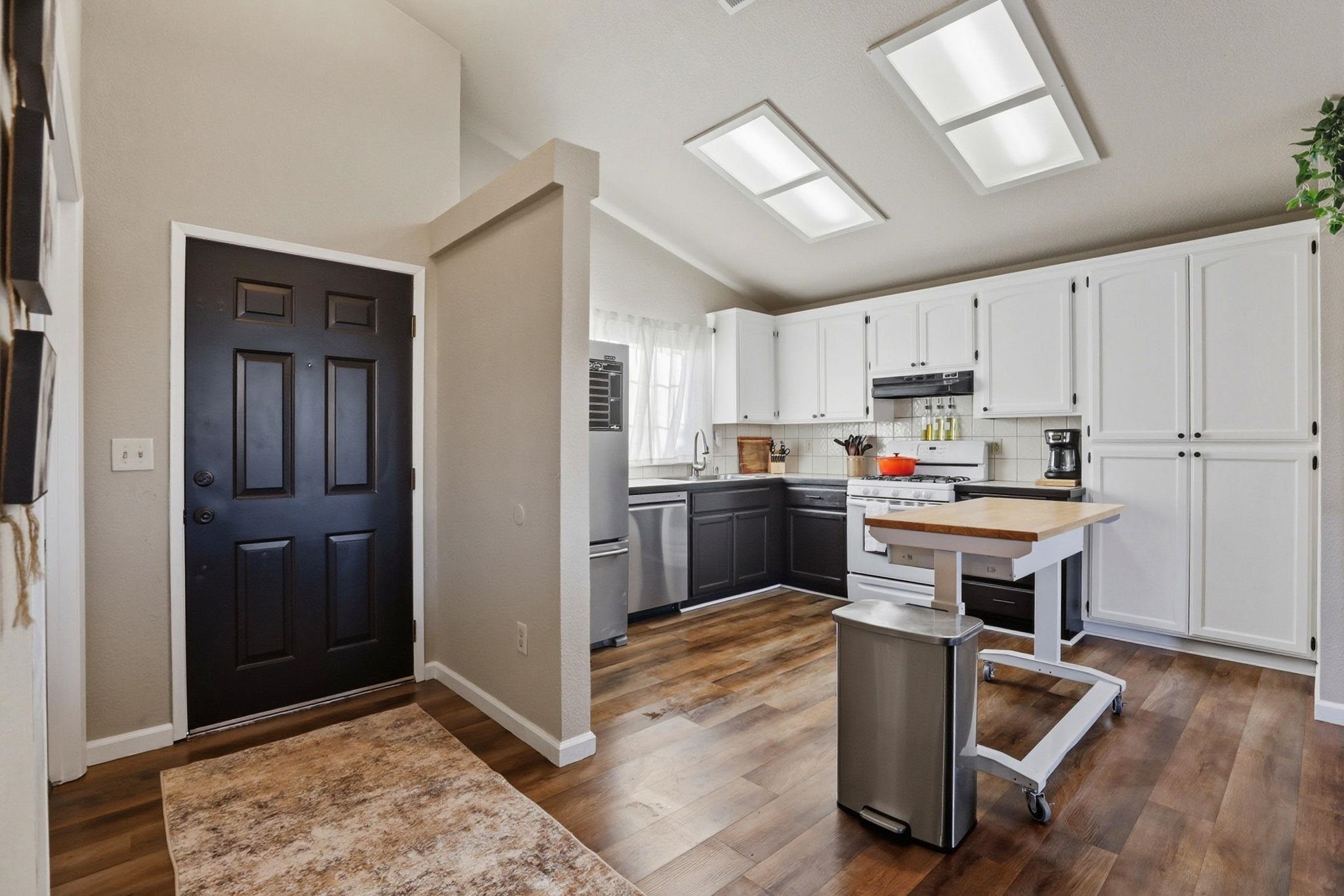 Detail Gallery Image 10 of 36 For 799 Morgans Ranch Cir, Galt,  CA 95632 - 3 Beds | 2 Baths