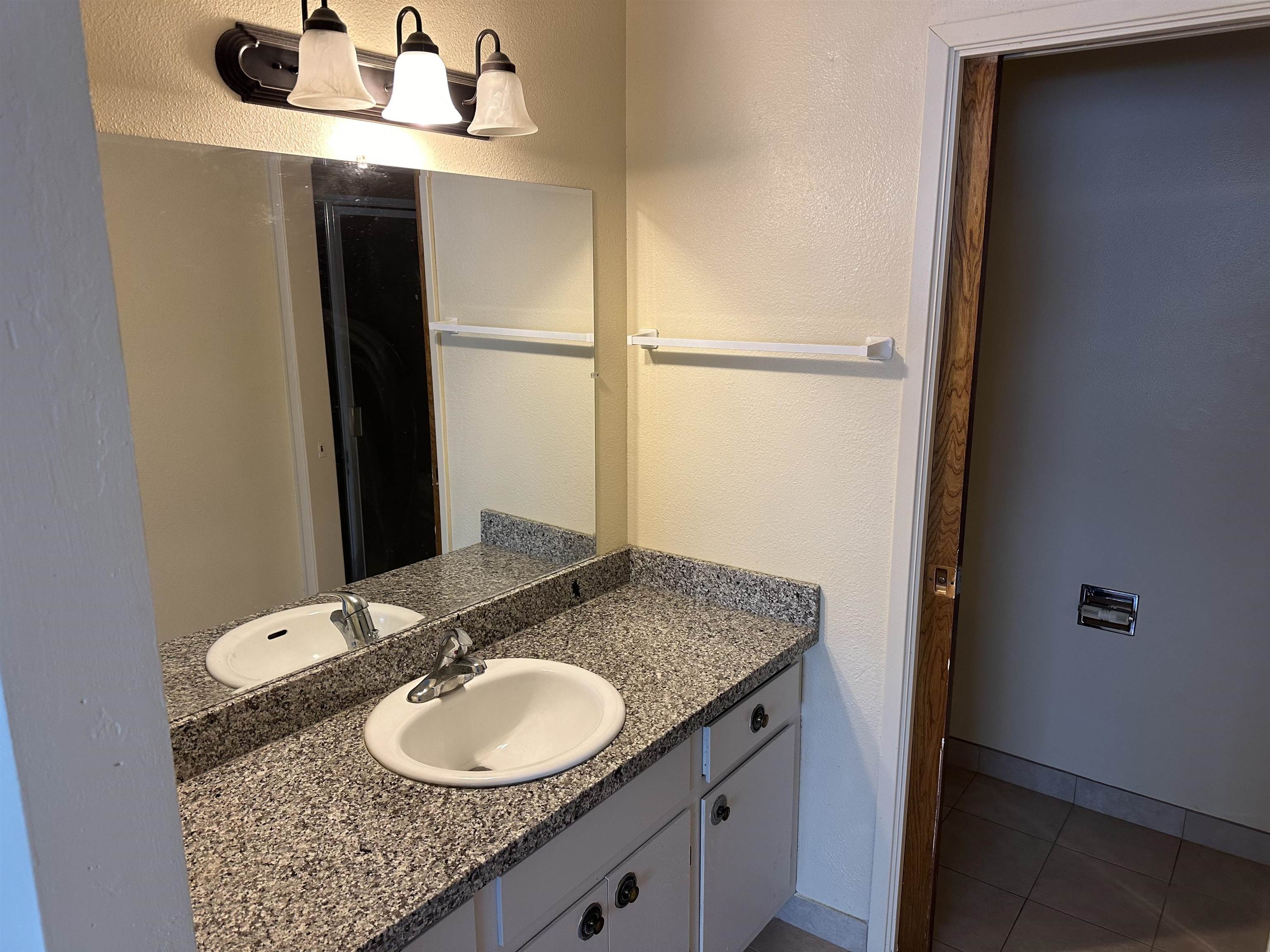 Detail Gallery Image 7 of 15 For 3612 Jamison Way #5,  Castro Valley,  CA 94546 - 2 Beds | 2 Baths