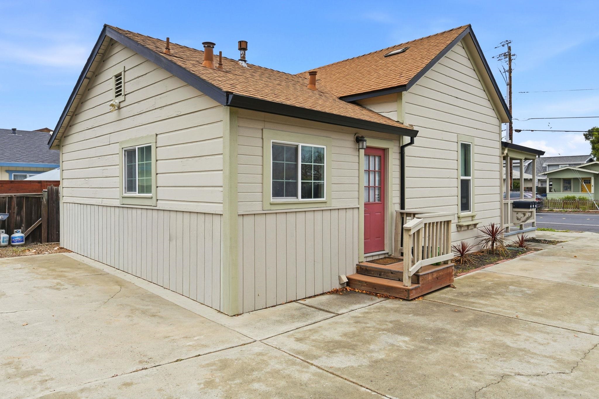 Detail Gallery Image 5 of 44 For 2155 Chestnut St, Livermore,  CA 94551 - – Beds | – Baths