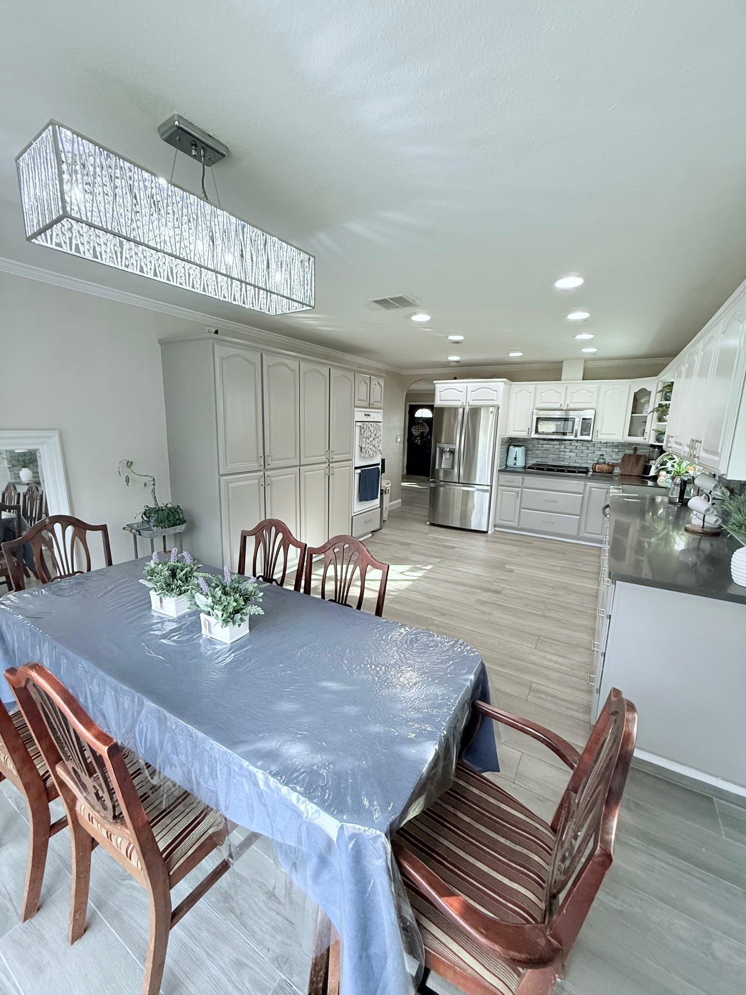 Detail Gallery Image 4 of 23 For 1651 W Beverly Pl, Tracy,  CA 95376 - 4 Beds | 2 Baths