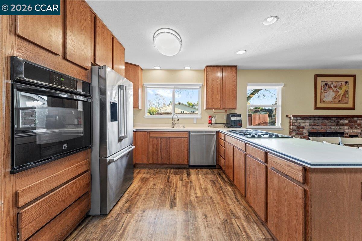 Detail Gallery Image 11 of 53 For 1775 Leewood Way, Concord,  CA 94521 - 4 Beds | 2 Baths