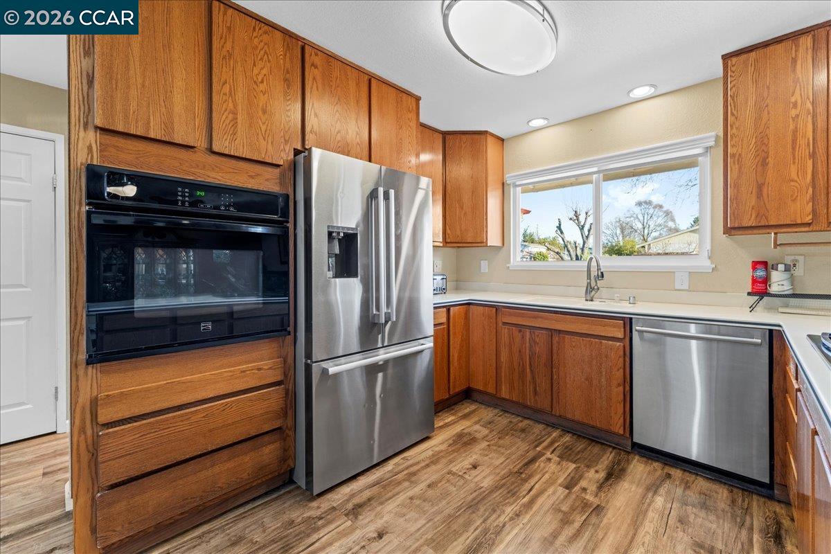 Detail Gallery Image 13 of 53 For 1775 Leewood Way, Concord,  CA 94521 - 4 Beds | 2 Baths