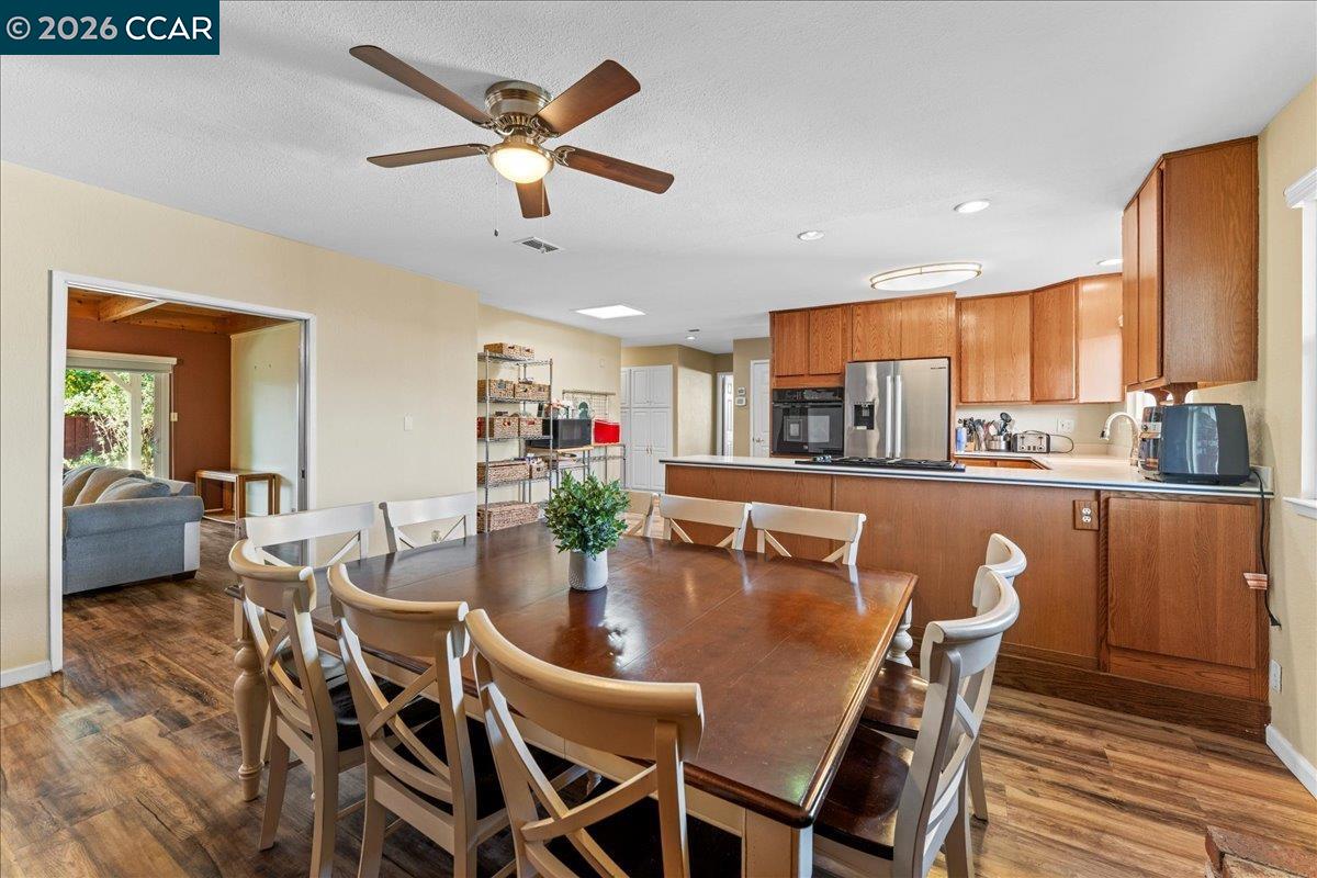 Detail Gallery Image 19 of 53 For 1775 Leewood Way, Concord,  CA 94521 - 4 Beds | 2 Baths