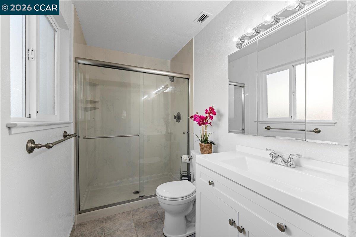 Detail Gallery Image 29 of 53 For 1775 Leewood Way, Concord,  CA 94521 - 4 Beds | 2 Baths