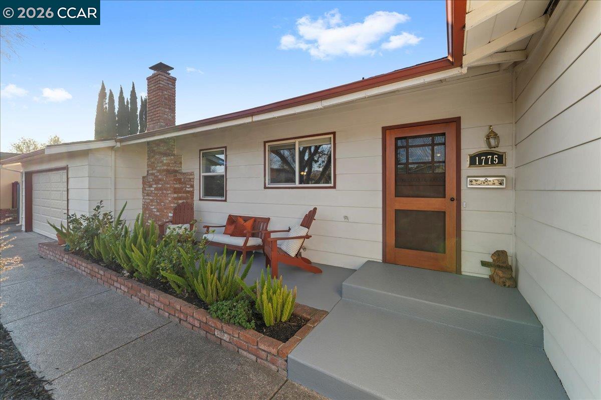 Detail Gallery Image 5 of 53 For 1775 Leewood Way, Concord,  CA 94521 - 4 Beds | 2 Baths