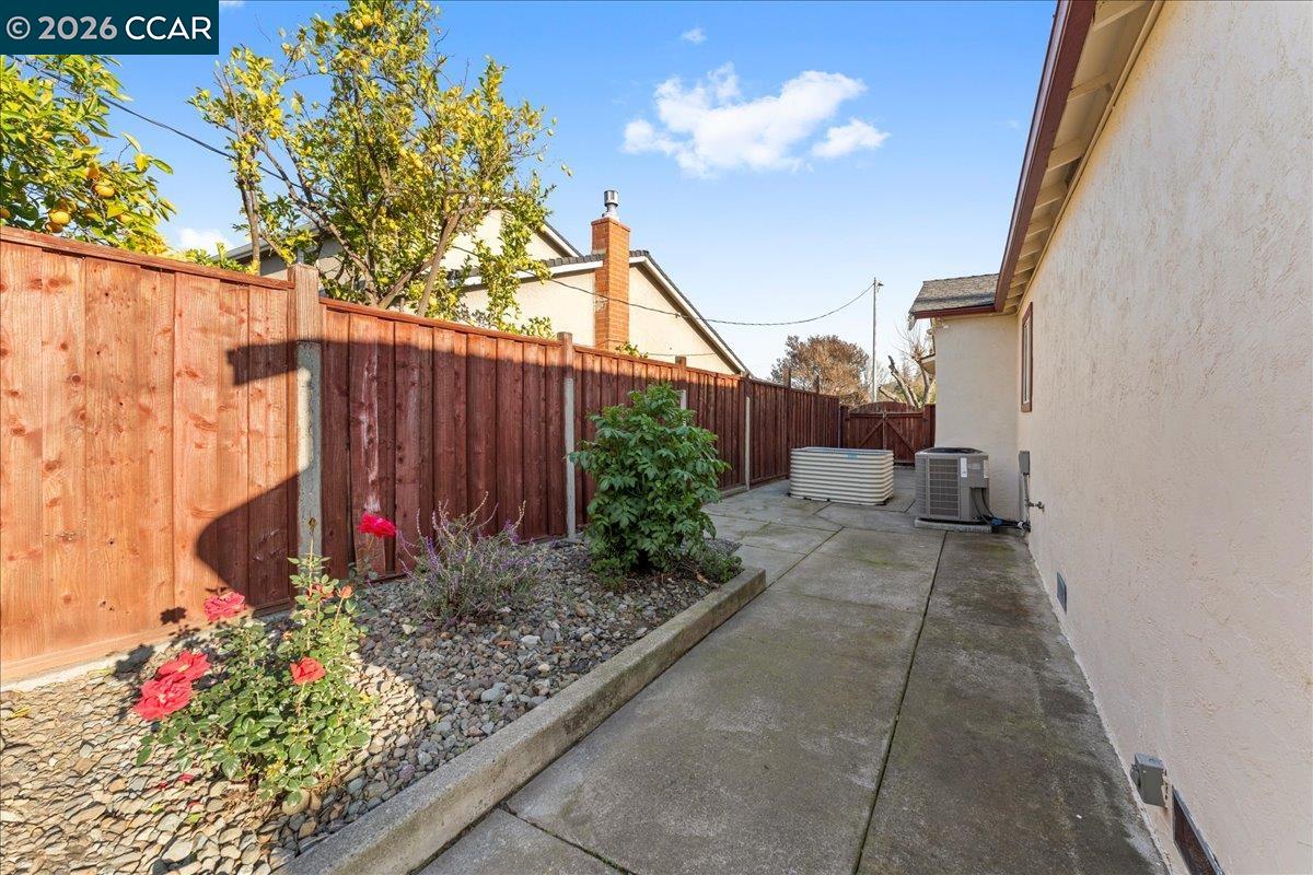 Detail Gallery Image 45 of 53 For 1775 Leewood Way, Concord,  CA 94521 - 4 Beds | 2 Baths