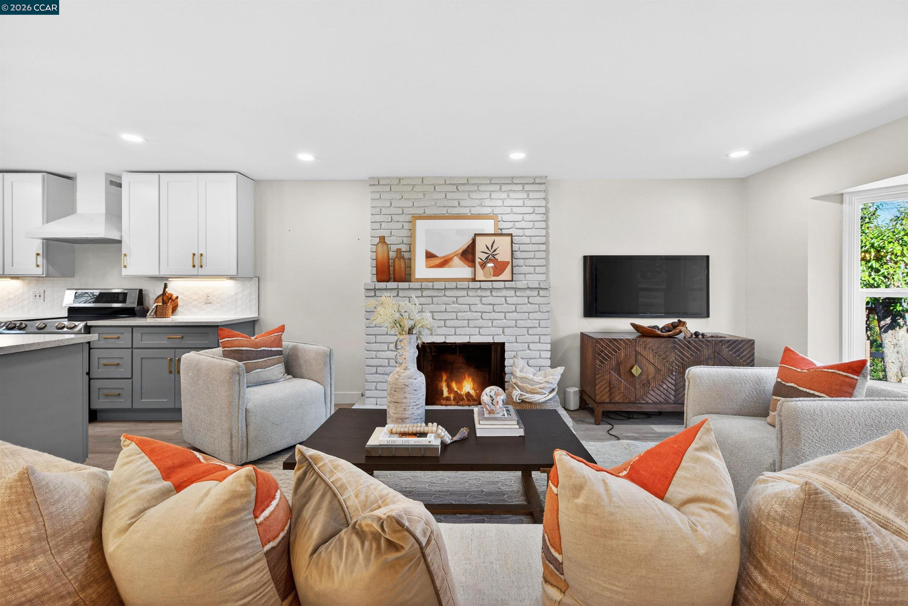 Detail Gallery Image 11 of 37 For 2481 Casa Way, Walnut Creek,  CA 94597 - 3 Beds | 2 Baths