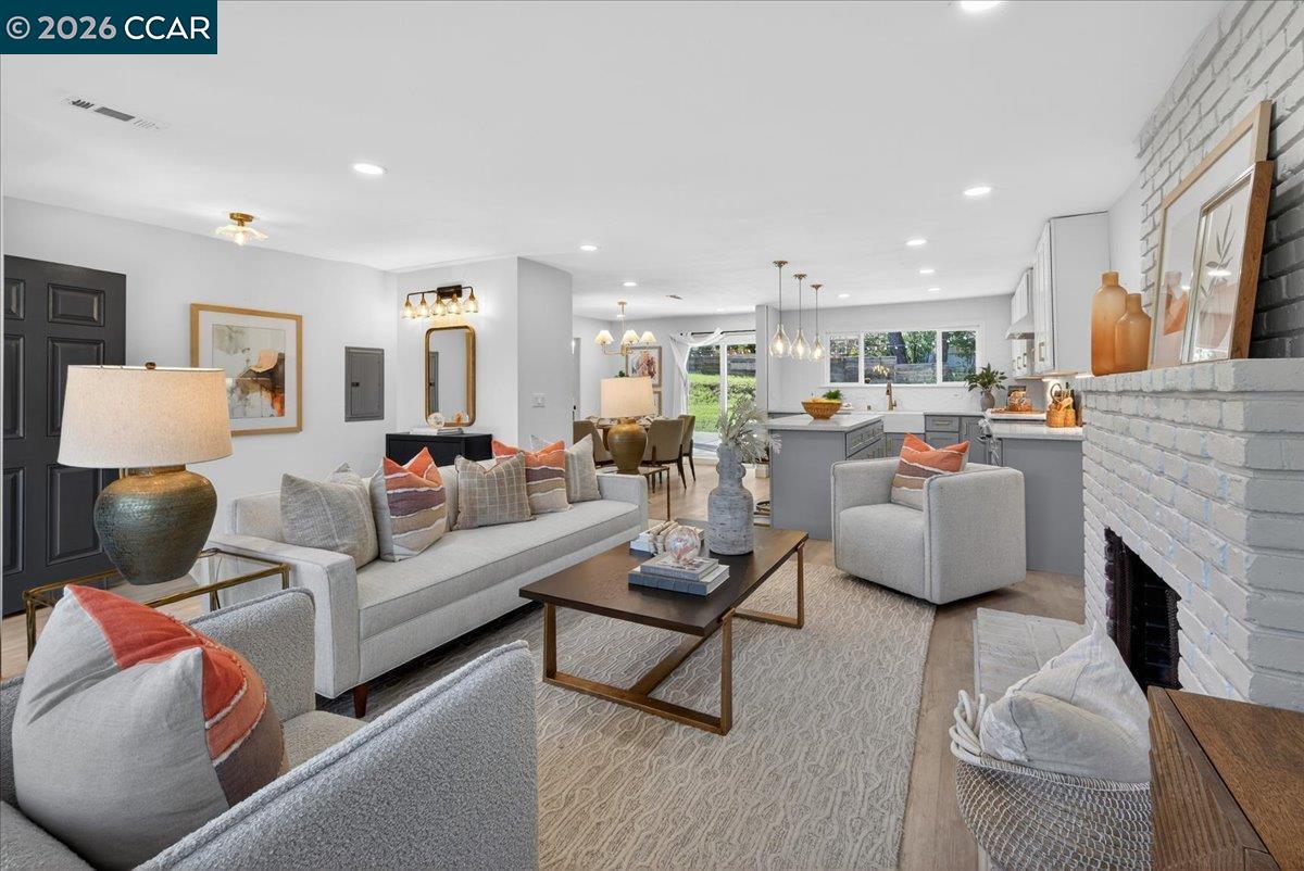 Detail Gallery Image 12 of 37 For 2481 Casa Way, Walnut Creek,  CA 94597 - 3 Beds | 2 Baths