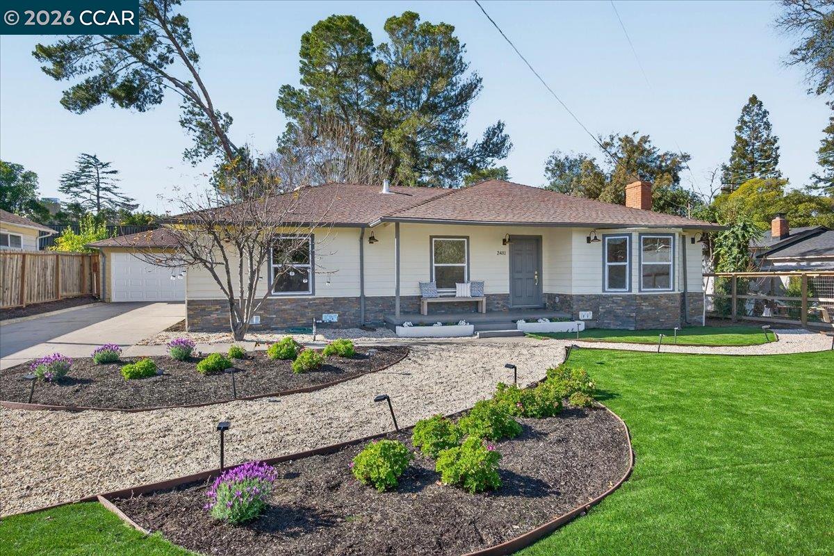 Detail Gallery Image 4 of 37 For 2481 Casa Way, Walnut Creek,  CA 94597 - 3 Beds | 2 Baths