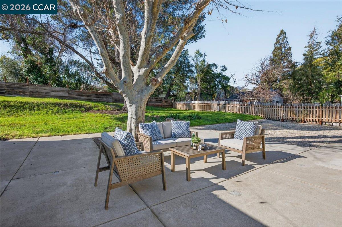 Detail Gallery Image 34 of 37 For 2481 Casa Way, Walnut Creek,  CA 94597 - 3 Beds | 2 Baths