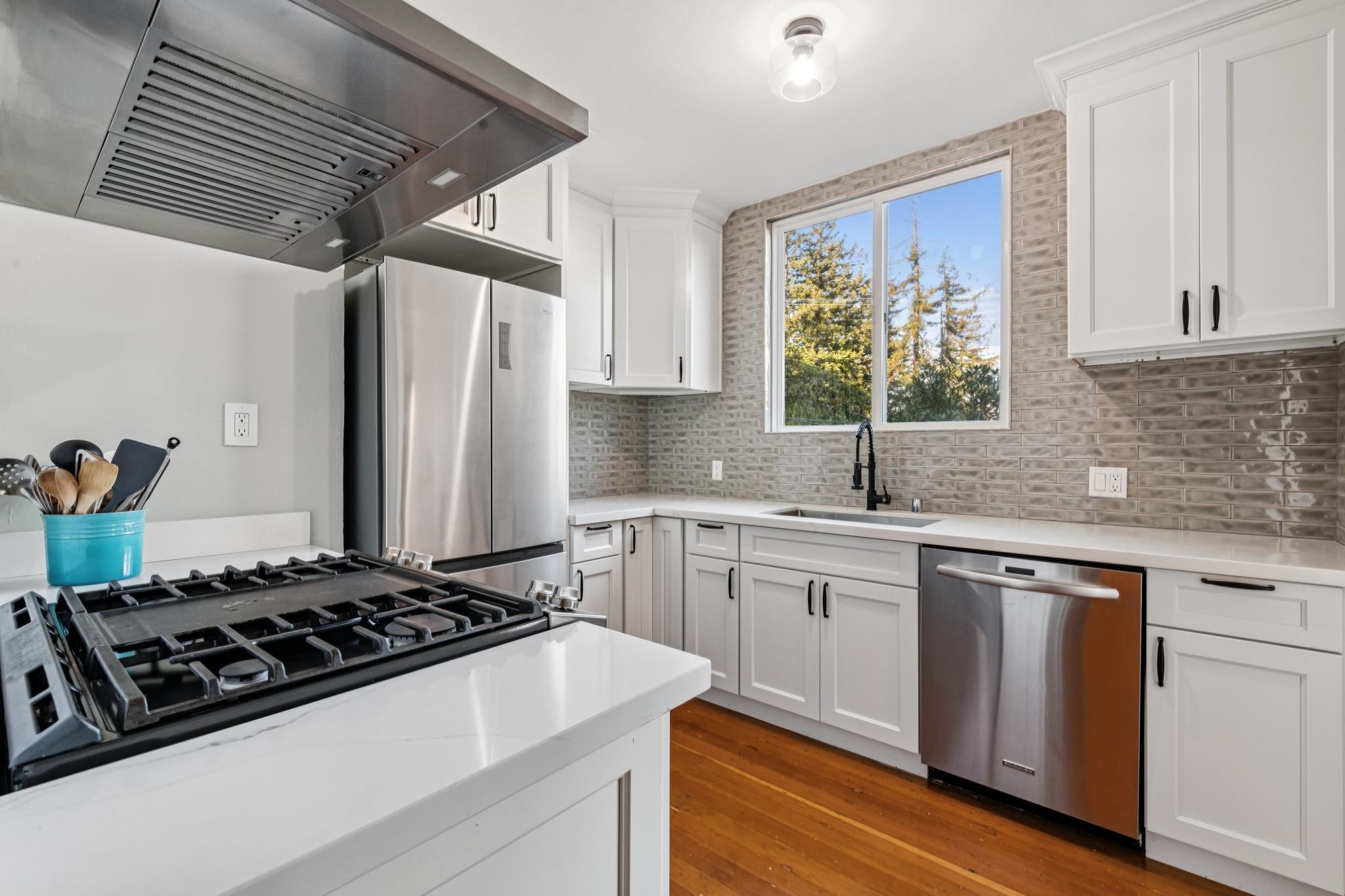 Detail Gallery Image 18 of 41 For 693 Vernon St, Oakland,  CA 94610 - 3 Beds | 2 Baths