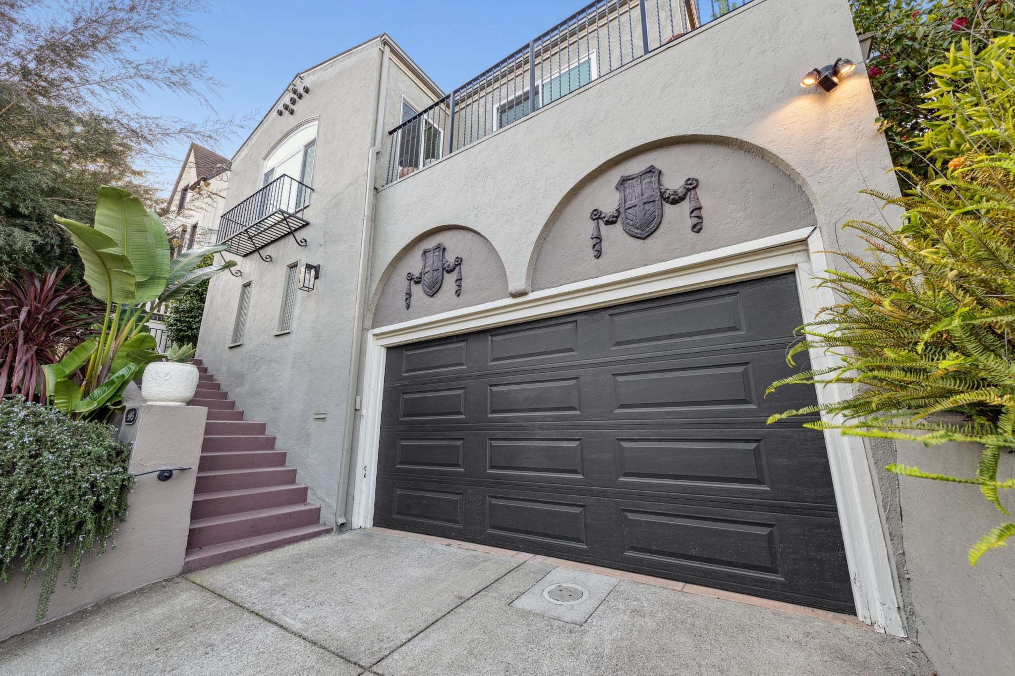 Detail Gallery Image 3 of 41 For 693 Vernon St, Oakland,  CA 94610 - 3 Beds | 2 Baths
