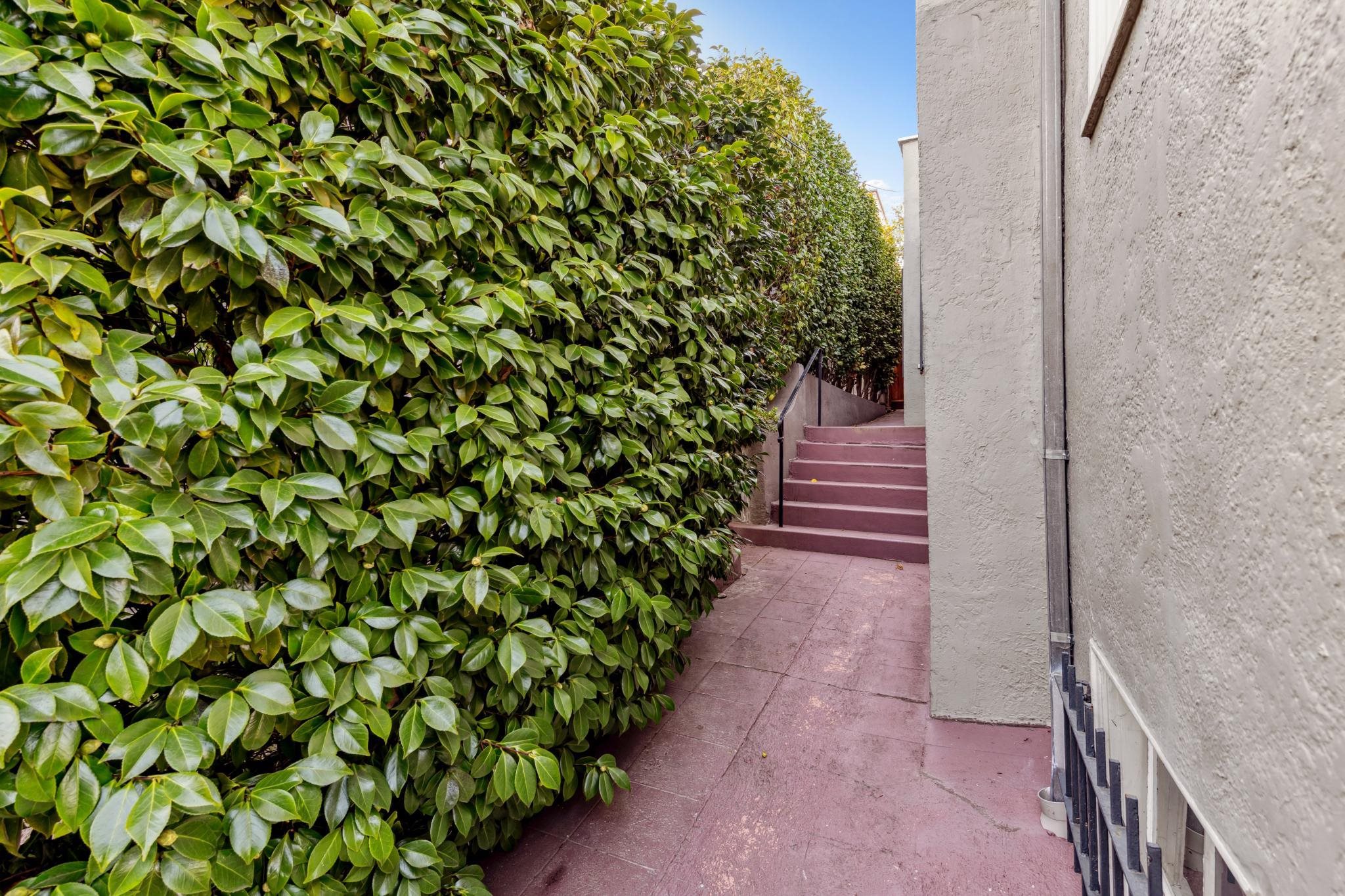 Detail Gallery Image 4 of 41 For 693 Vernon St, Oakland,  CA 94610 - 3 Beds | 2 Baths