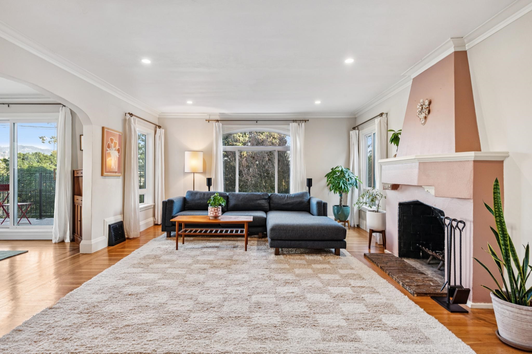 Detail Gallery Image 9 of 41 For 693 Vernon St, Oakland,  CA 94610 - 3 Beds | 2 Baths