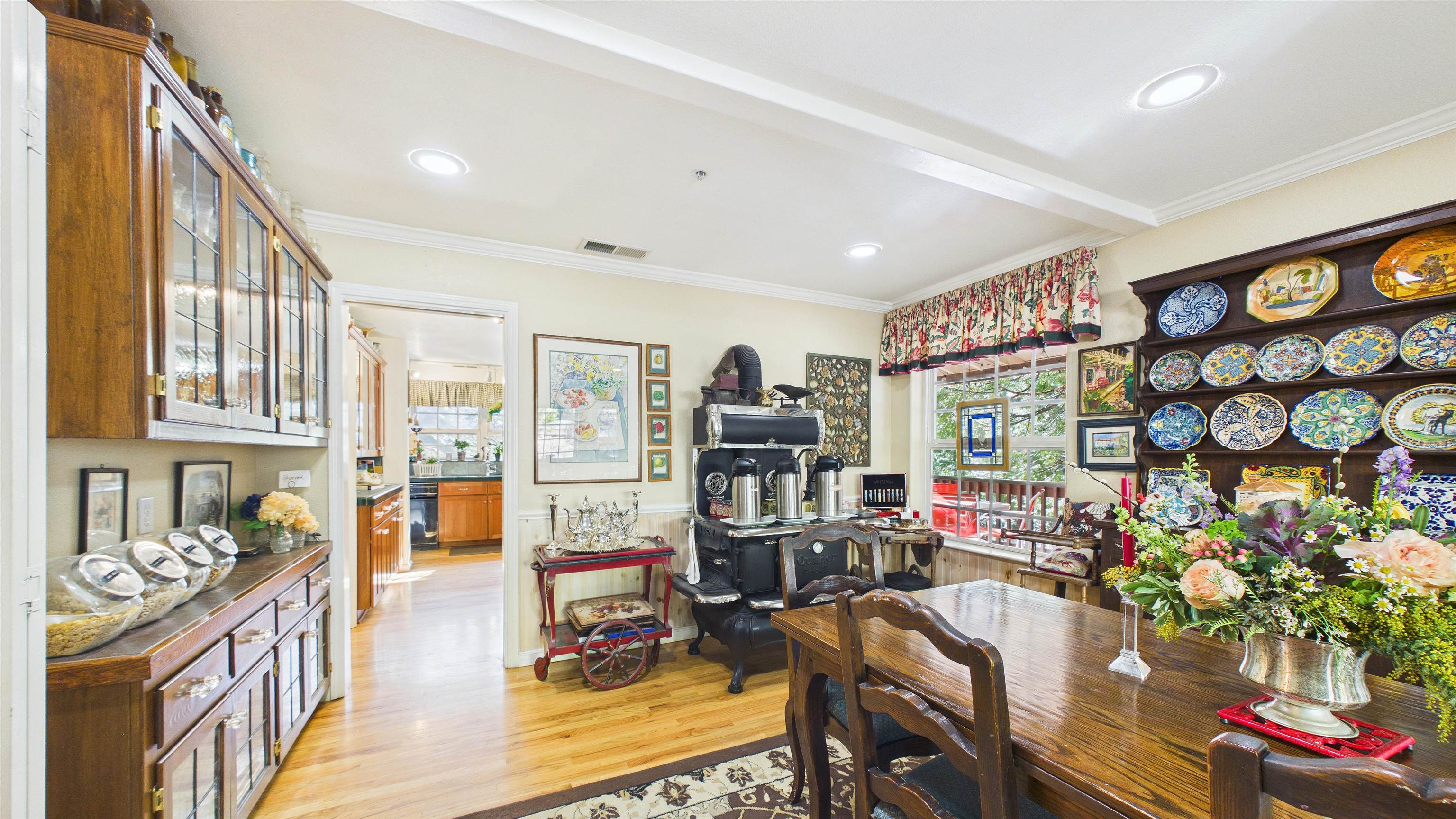 Detail Gallery Image 20 of 60 For 23251 State Highway 108, Twain Harte,  CA 95383 - 9 Beds | 9/1 Baths