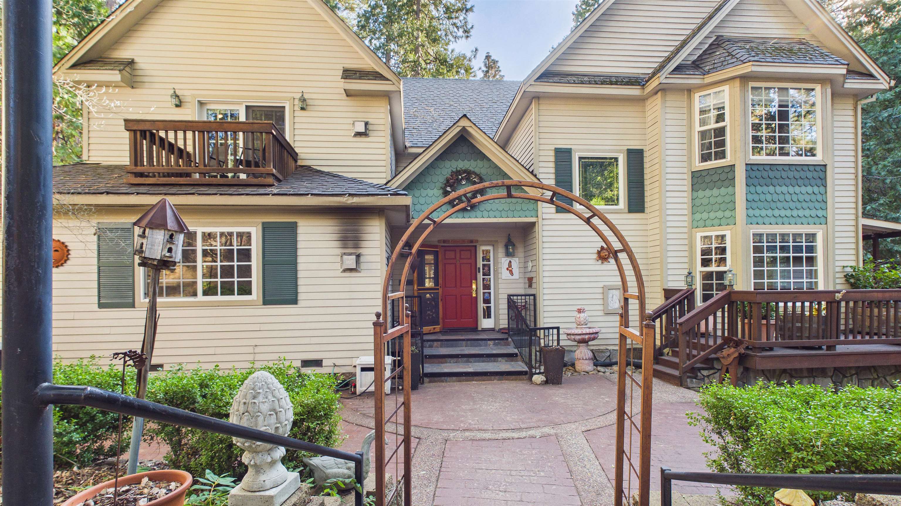 Detail Gallery Image 4 of 60 For 23251 State Highway 108, Twain Harte,  CA 95383 - 9 Beds | 9/1 Baths