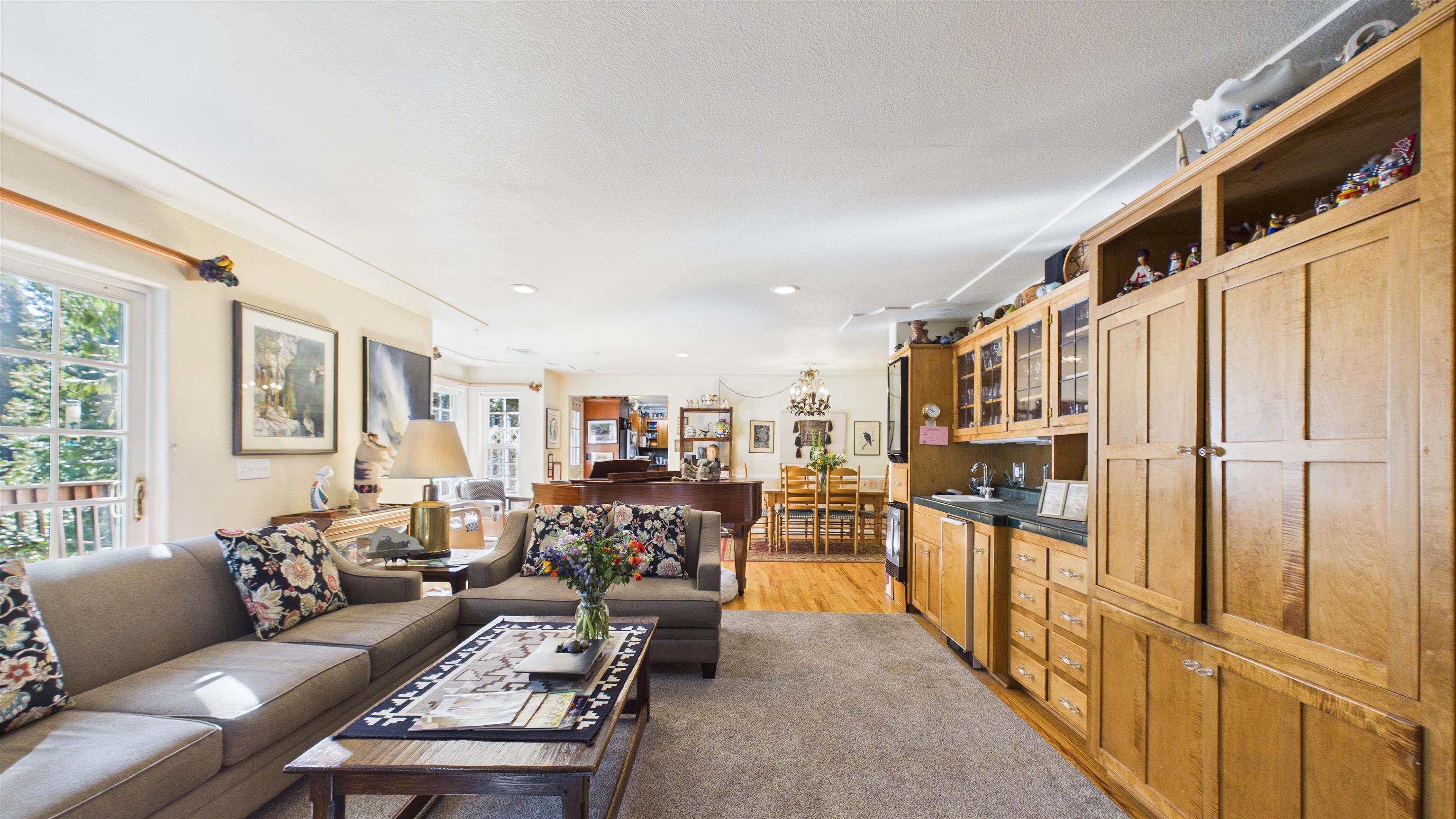 Detail Gallery Image 8 of 60 For 23251 State Highway 108, Twain Harte,  CA 95383 - 9 Beds | 9/1 Baths