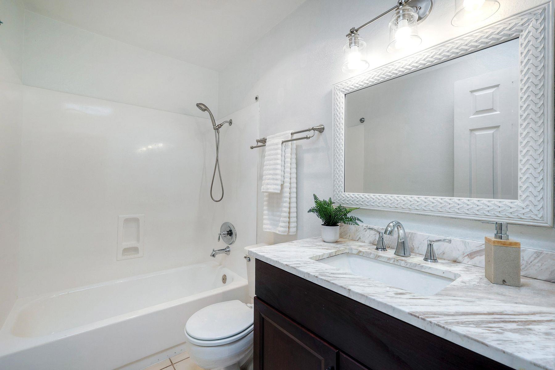 Detail Gallery Image 13 of 32 For 4402 Mentone St #304,  San Diego,  CA 92107 - 2 Beds | 2 Baths