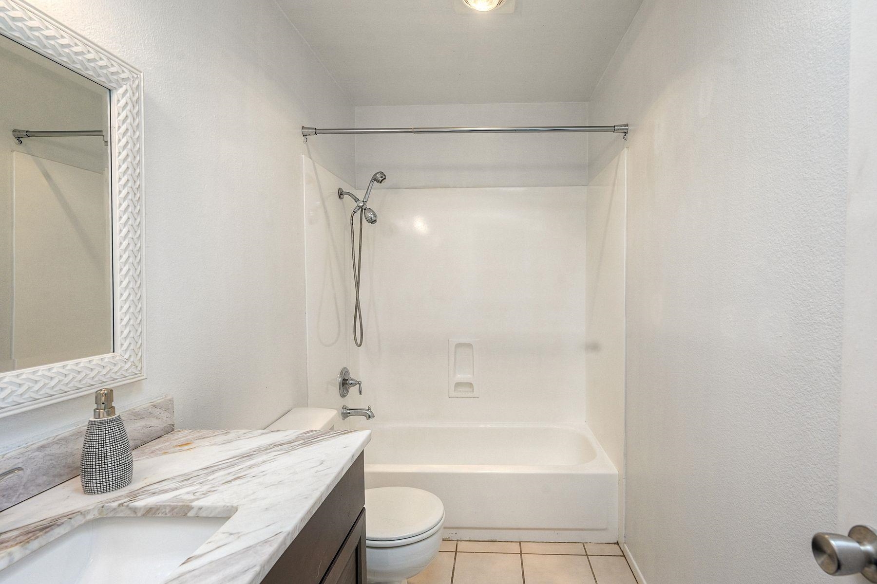 Detail Gallery Image 19 of 34 For 4402 Mentone St #304,  San Diego,  CA 92107 - 2 Beds | 2 Baths
