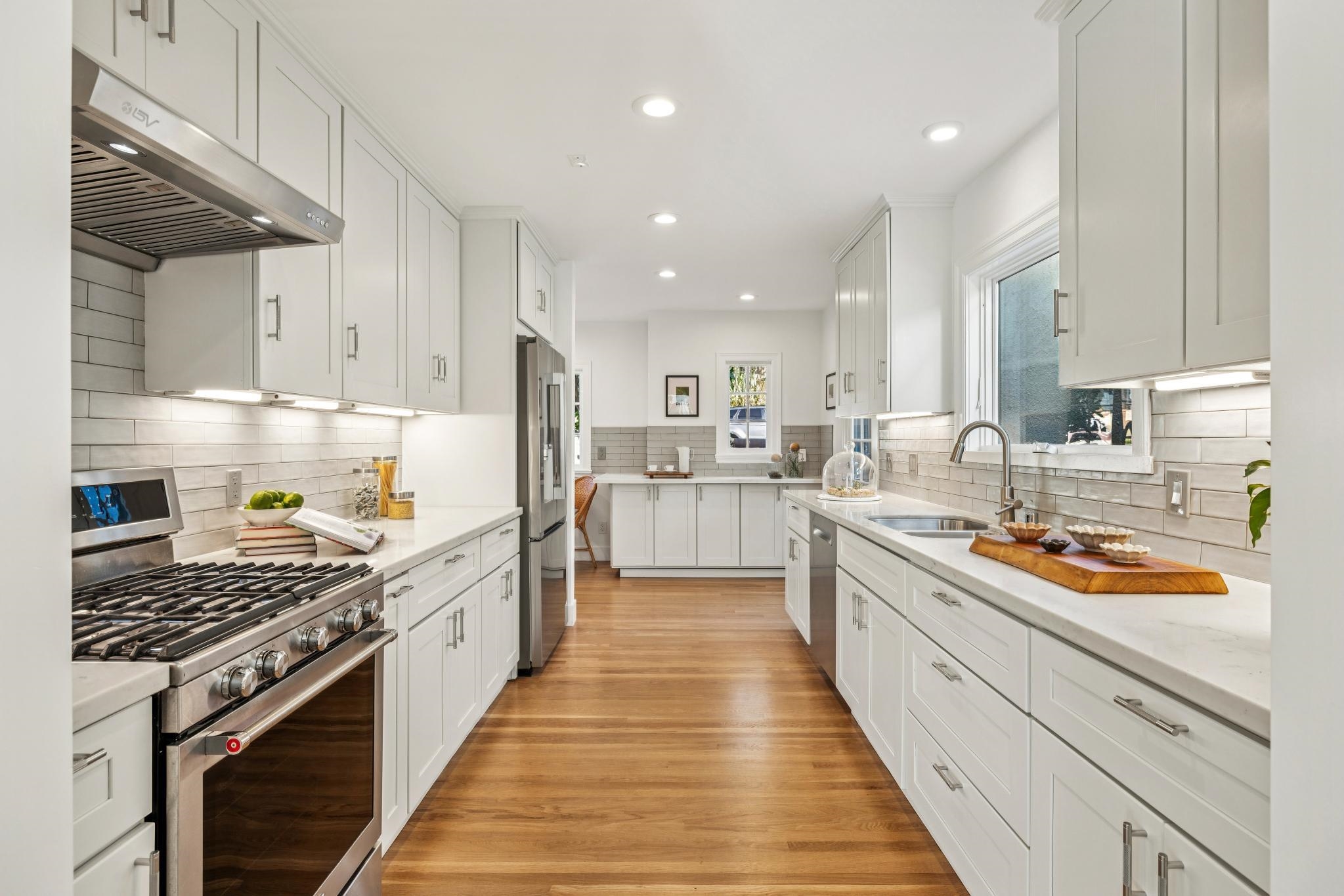 Detail Gallery Image 15 of 60 For 681 Santa Ray Ave, Oakland,  CA 94610 - 5 Beds | 3/1 Baths