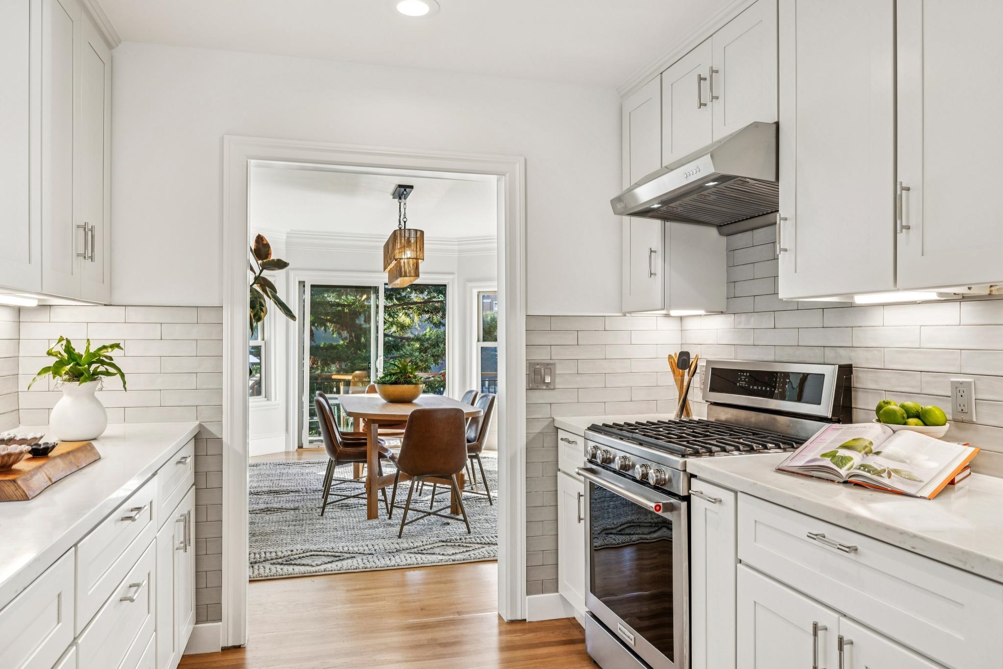 Detail Gallery Image 16 of 60 For 681 Santa Ray Ave, Oakland,  CA 94610 - 5 Beds | 3/1 Baths