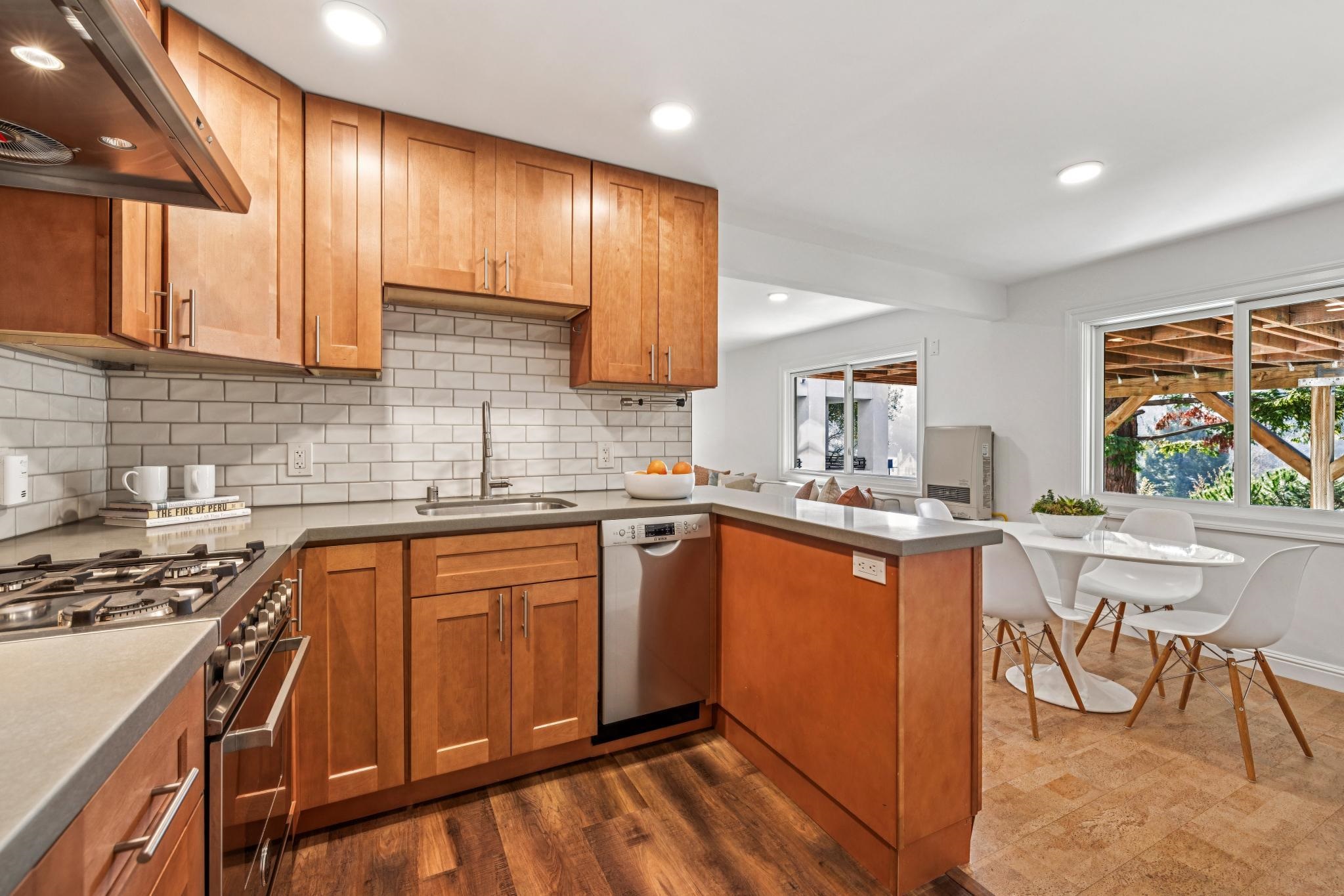 Detail Gallery Image 34 of 60 For 681 Santa Ray Ave, Oakland,  CA 94610 - 5 Beds | 3/1 Baths