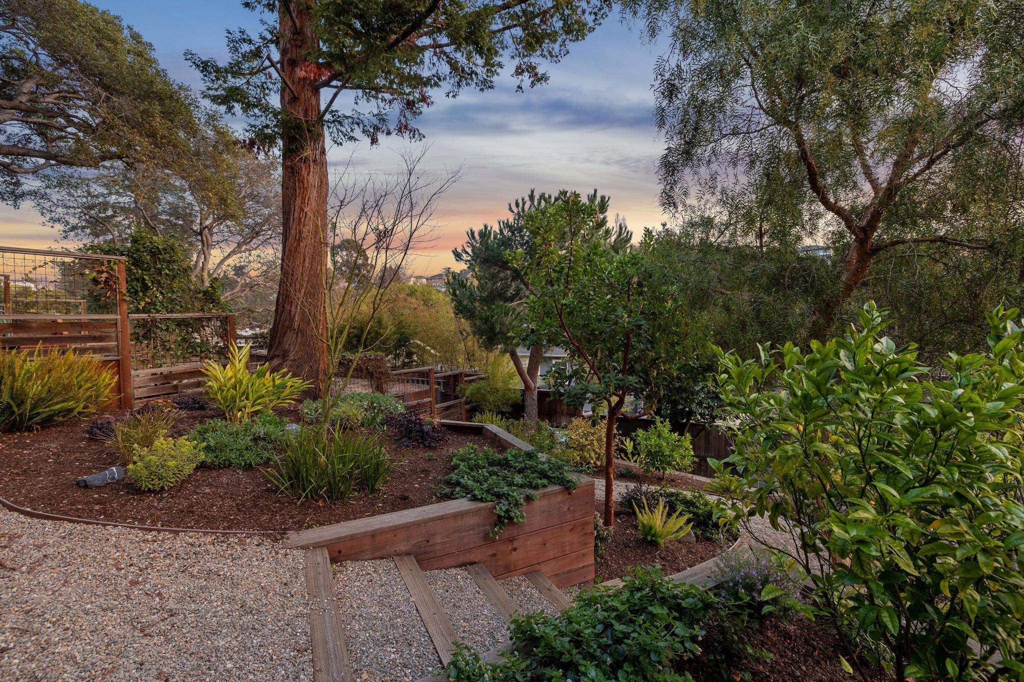 Detail Gallery Image 56 of 60 For 681 Santa Ray Ave, Oakland,  CA 94610 - 5 Beds | 3/1 Baths