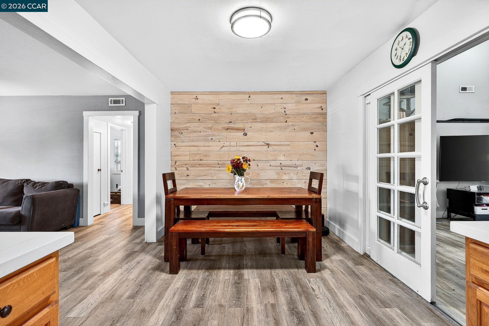 Detail Gallery Image 15 of 60 For 2312 Granada Ct, Pinole,  CA 94564-1813 - 5 Beds | 2 Baths