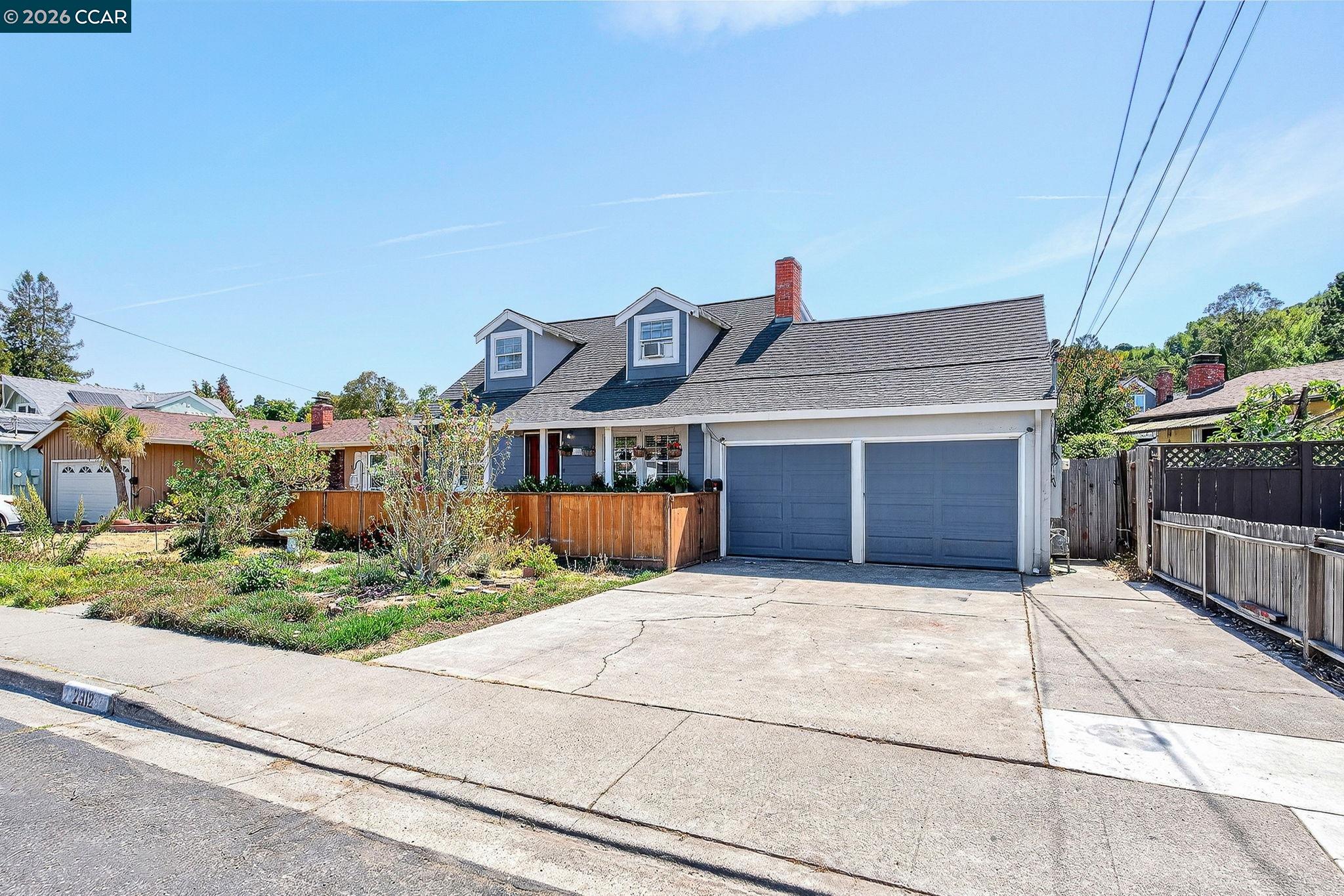 Detail Gallery Image 3 of 60 For 2312 Granada Ct, Pinole,  CA 94564-1813 - 5 Beds | 2 Baths