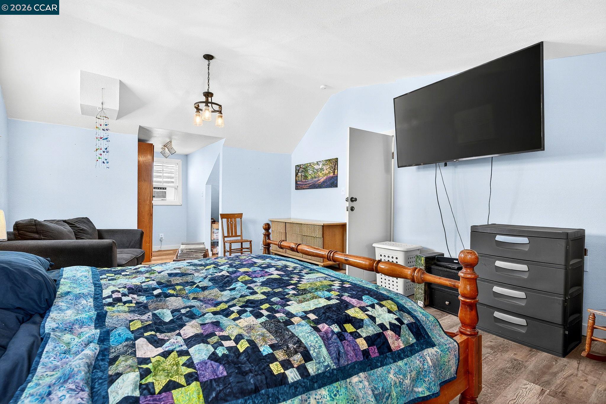 Detail Gallery Image 25 of 60 For 2312 Granada Ct, Pinole,  CA 94564-1813 - 5 Beds | 2 Baths