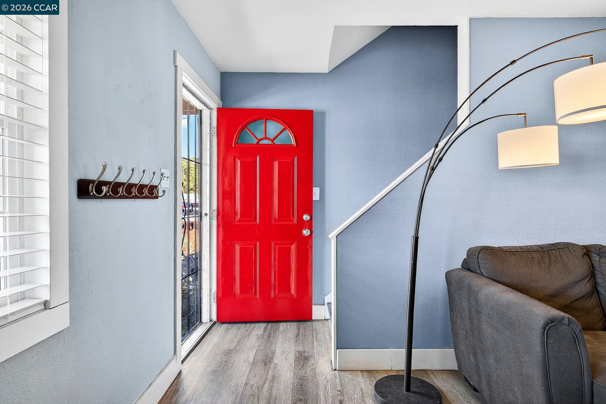 Detail Gallery Image 4 of 60 For 2312 Granada Ct, Pinole,  CA 94564-1813 - 5 Beds | 2 Baths