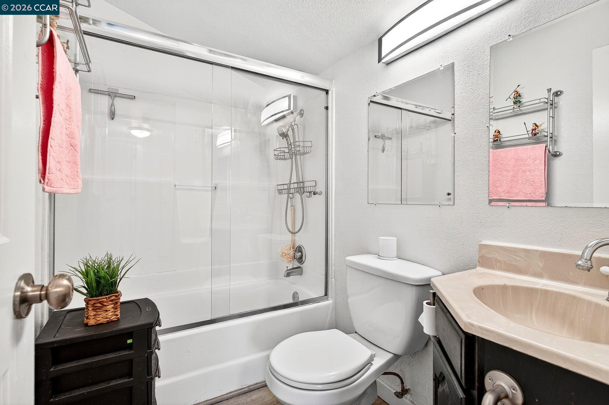 Detail Gallery Image 35 of 60 For 2312 Granada Ct, Pinole,  CA 94564-1813 - 5 Beds | 2 Baths