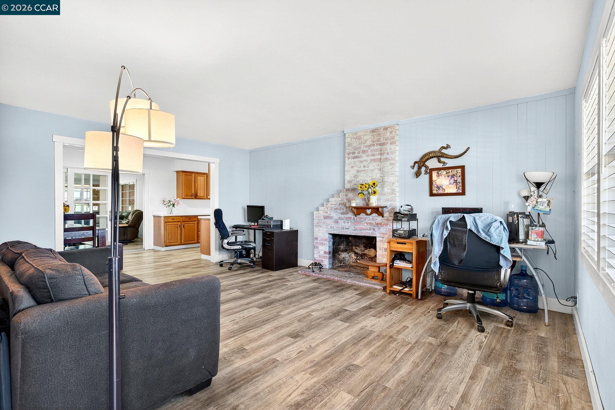 Detail Gallery Image 5 of 60 For 2312 Granada Ct, Pinole,  CA 94564-1813 - 5 Beds | 2 Baths